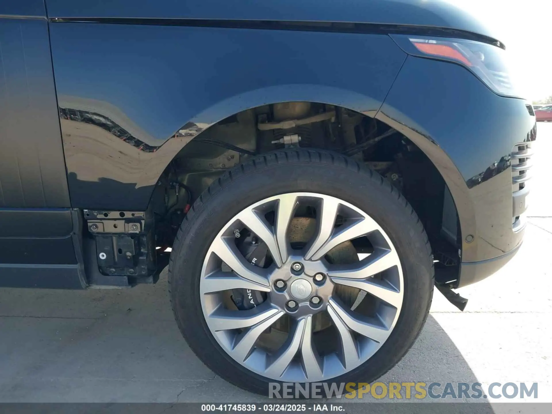 6 Photograph of a damaged car SALGS2SV9KA552826 LAND ROVER RANGE ROVER 2019