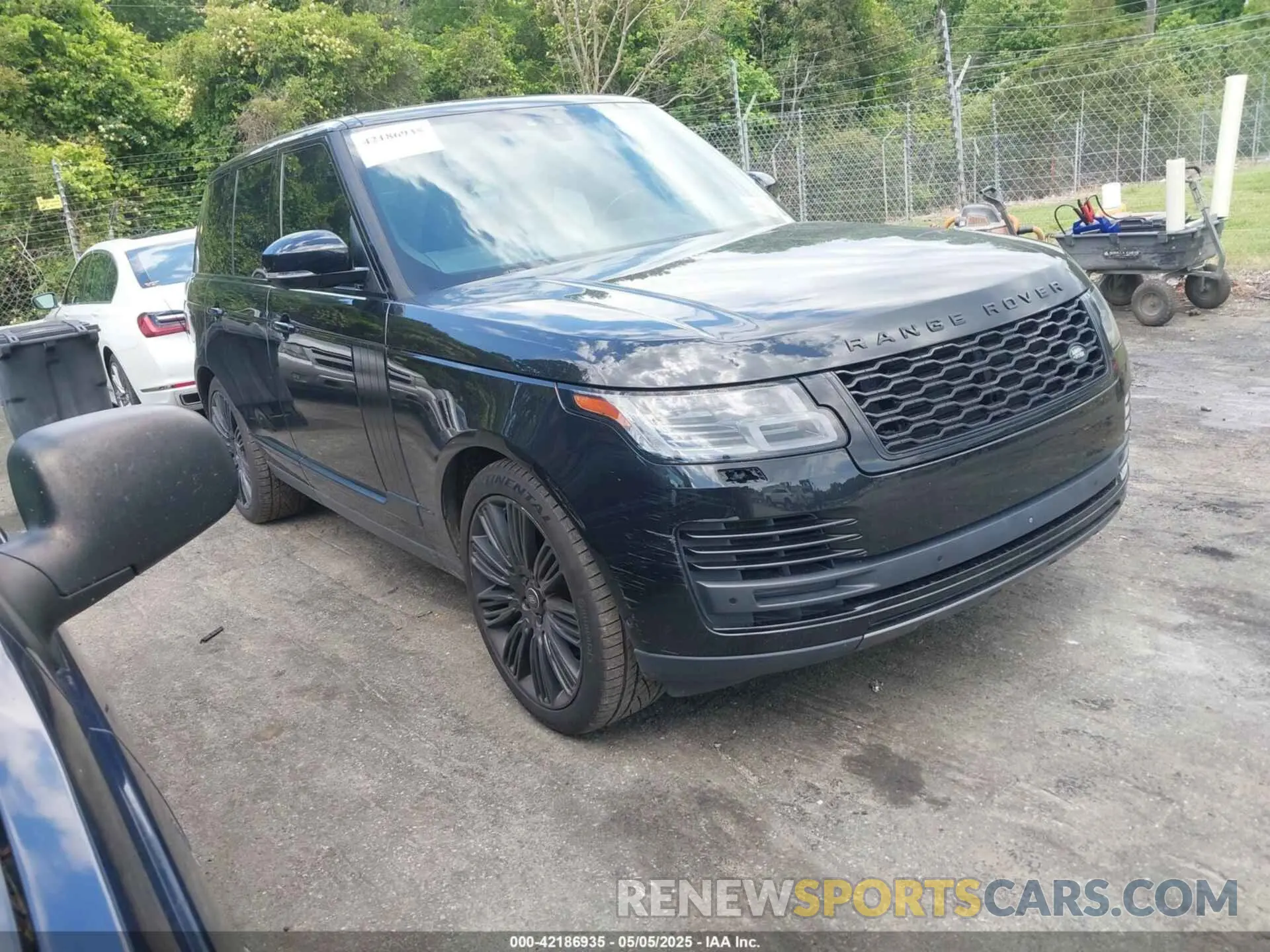 1 Фотография поврежденного автомобиля SALGS2SVXKA516370 LAND ROVER RANGE ROVER 2019