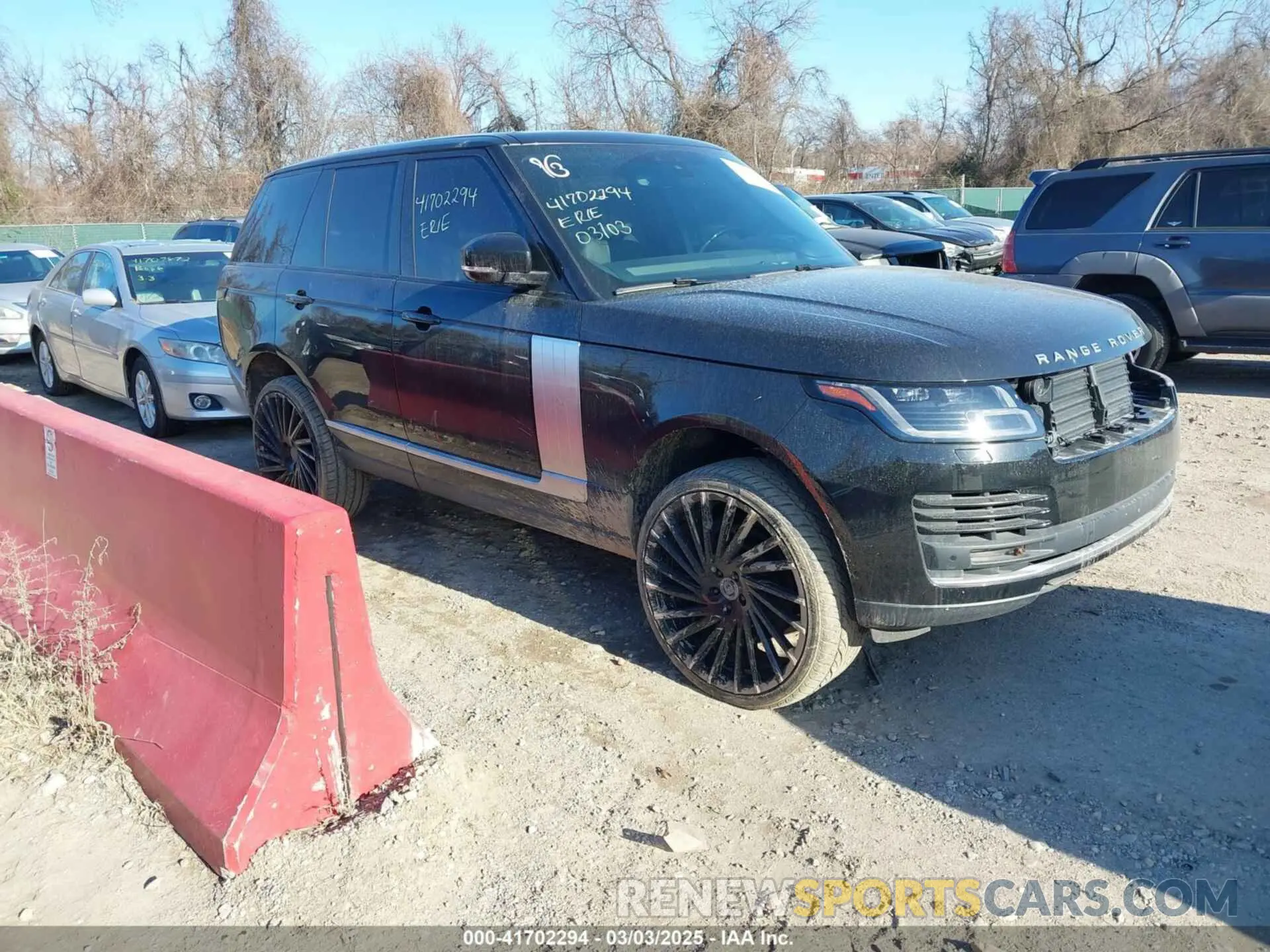1 Photograph of a damaged car SALGS2SVXKA544332 LAND ROVER RANGE ROVER 2019