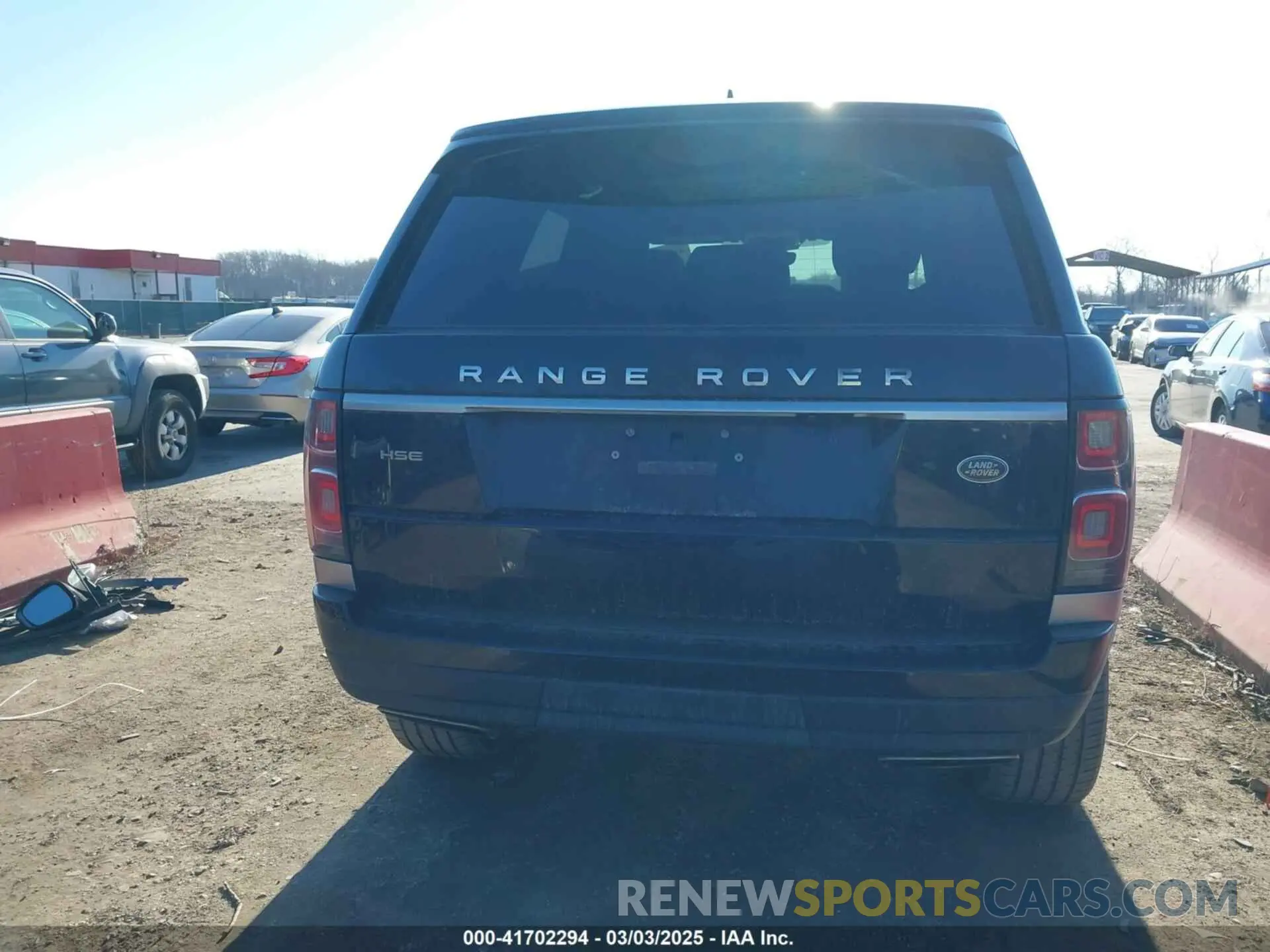 17 Photograph of a damaged car SALGS2SVXKA544332 LAND ROVER RANGE ROVER 2019