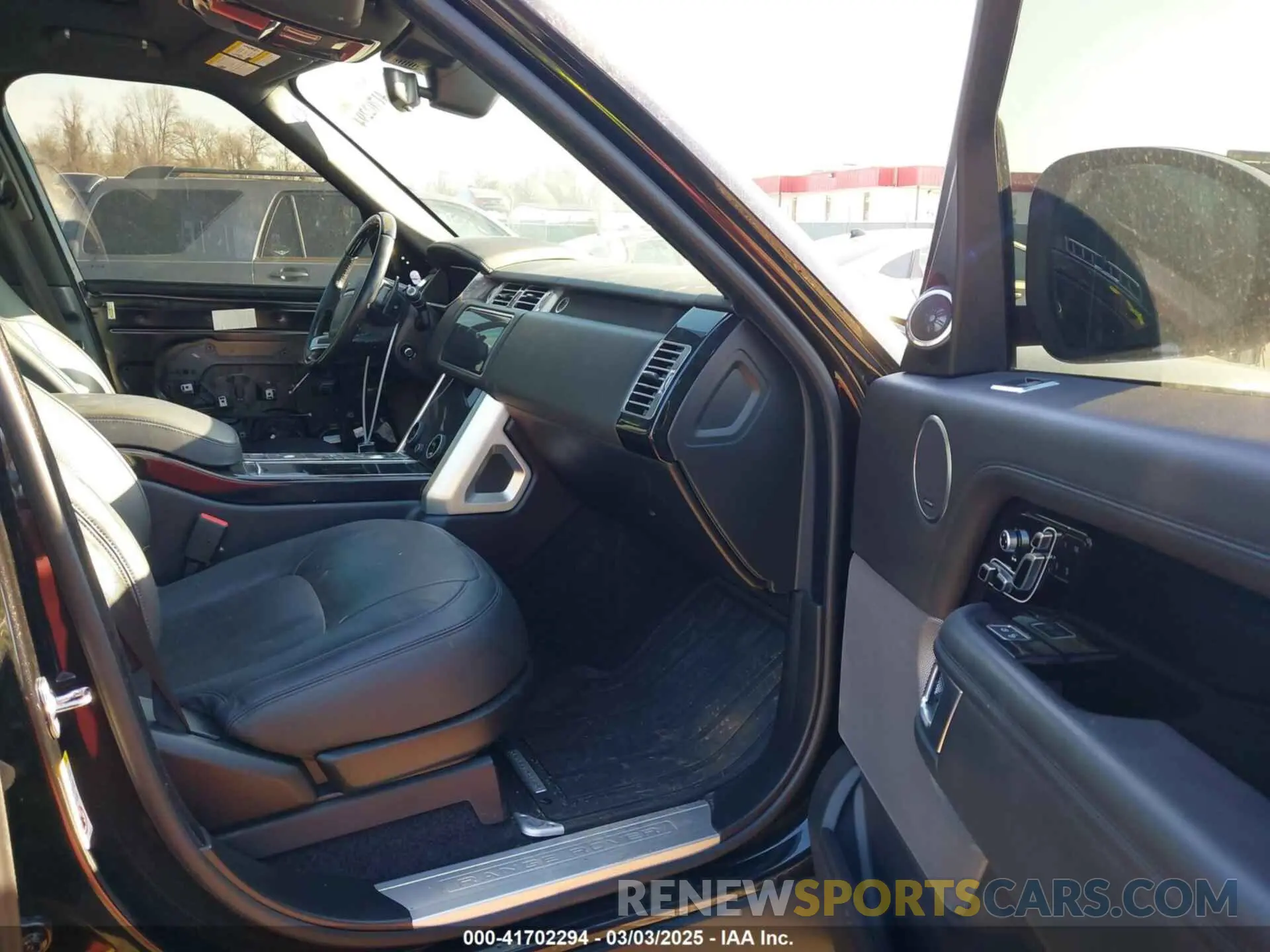 5 Photograph of a damaged car SALGS2SVXKA544332 LAND ROVER RANGE ROVER 2019