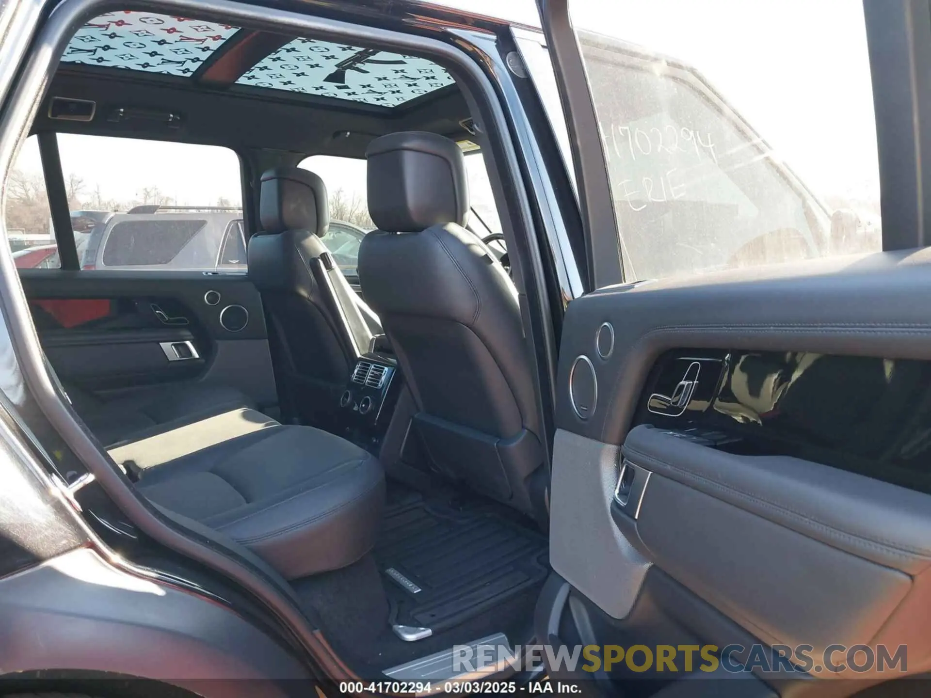 8 Photograph of a damaged car SALGS2SVXKA544332 LAND ROVER RANGE ROVER 2019