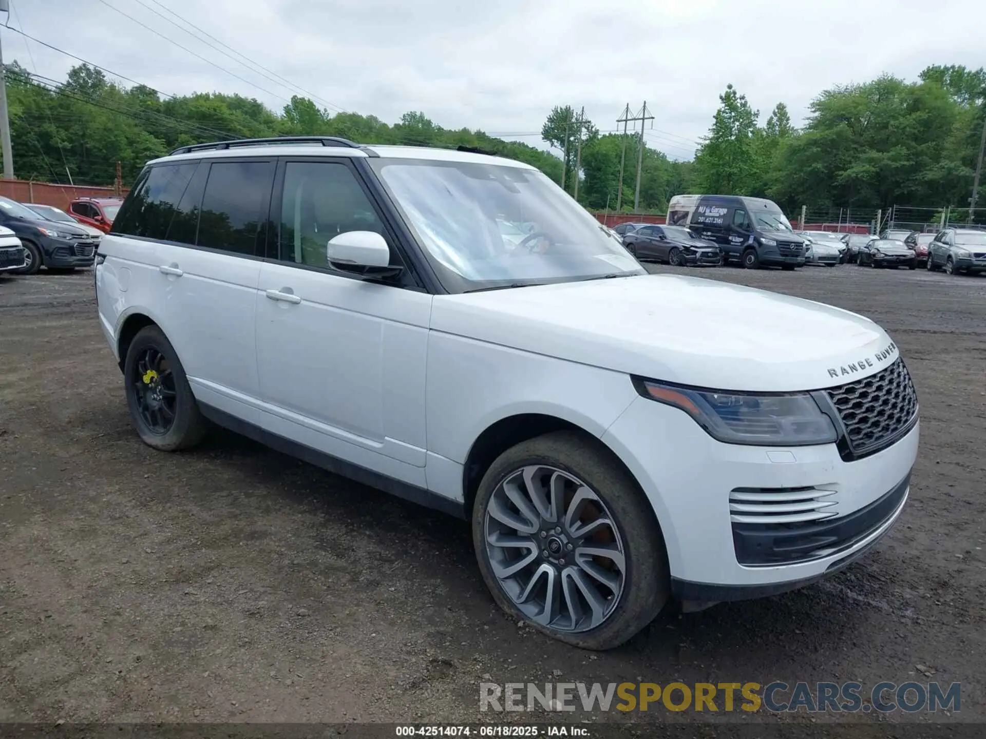 17 Photograph of a damaged car SALGR2SU8LA589502 LAND ROVER RANGE ROVER 2020