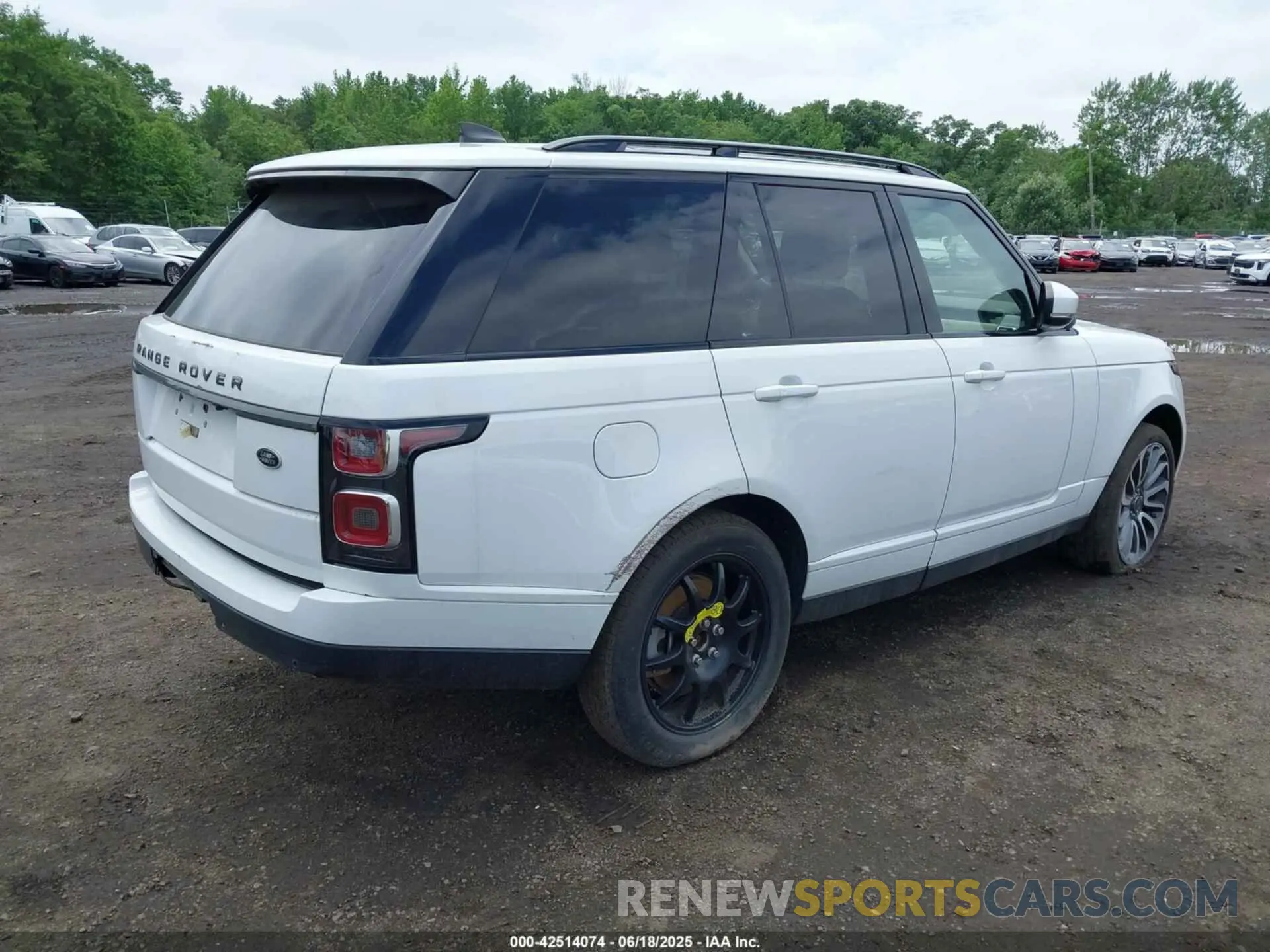 4 Photograph of a damaged car SALGR2SU8LA589502 LAND ROVER RANGE ROVER 2020