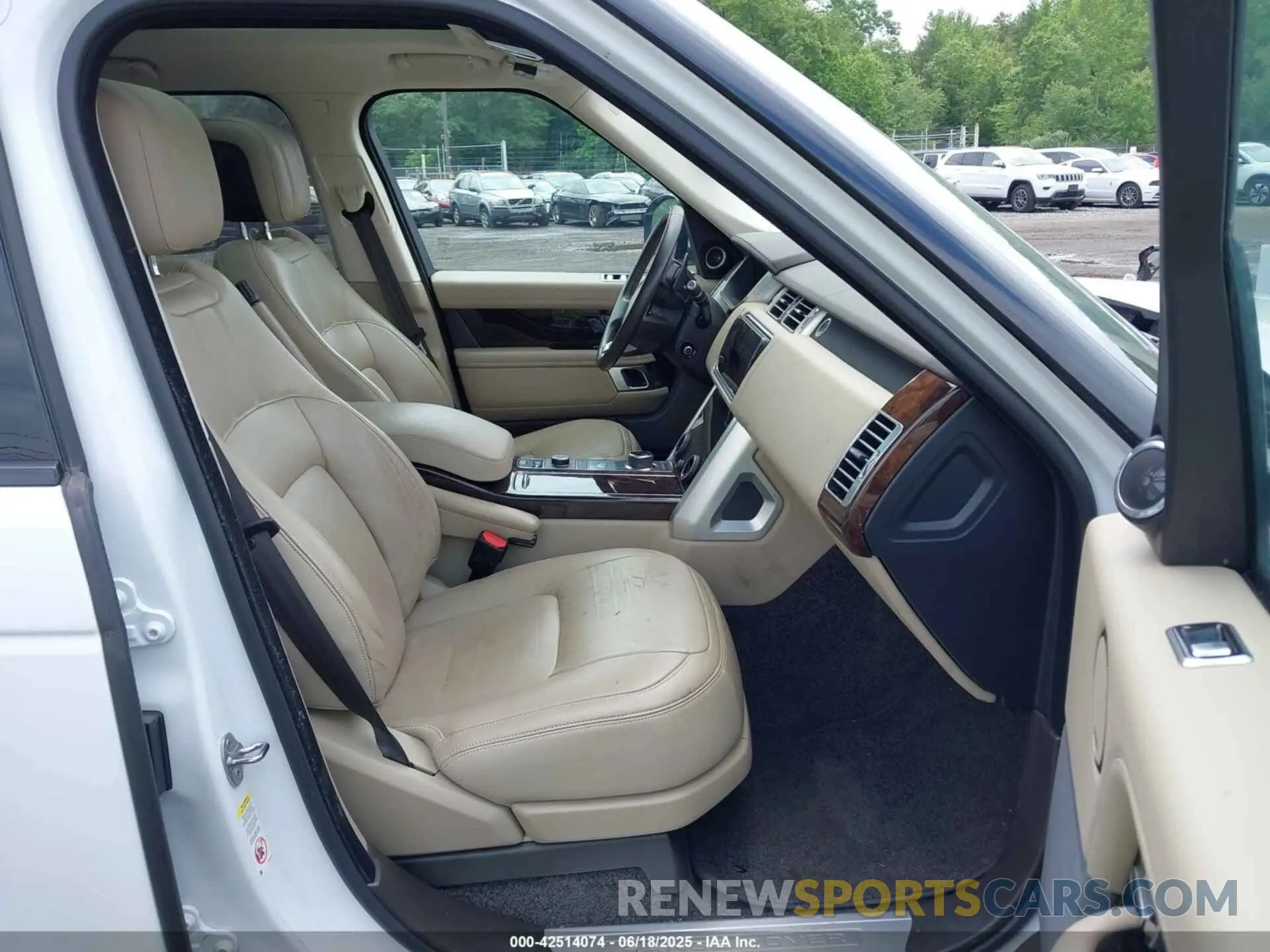 5 Photograph of a damaged car SALGR2SU8LA589502 LAND ROVER RANGE ROVER 2020