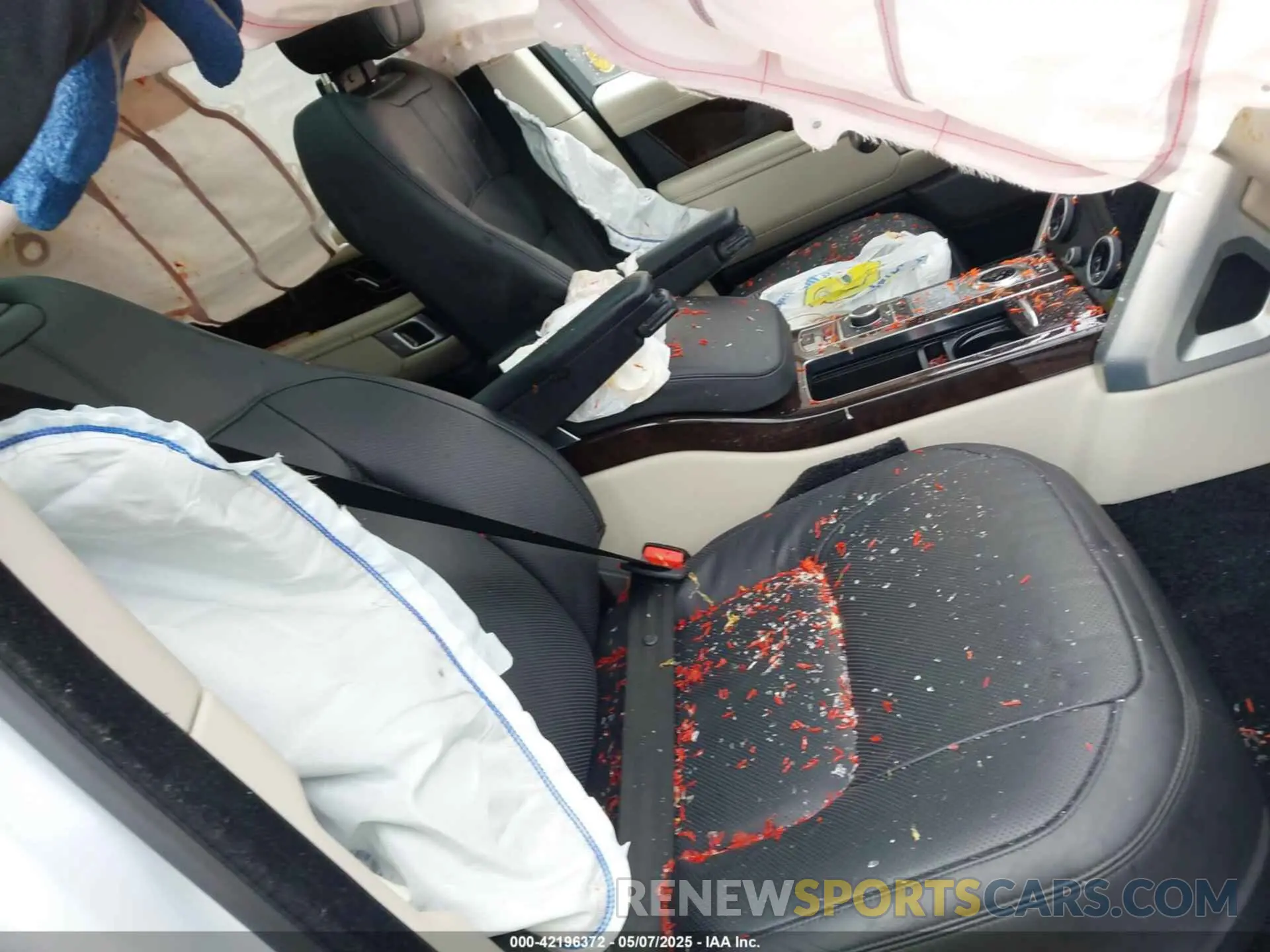 5 Photograph of a damaged car SALGS2RU2LA592177 LAND ROVER RANGE ROVER 2020