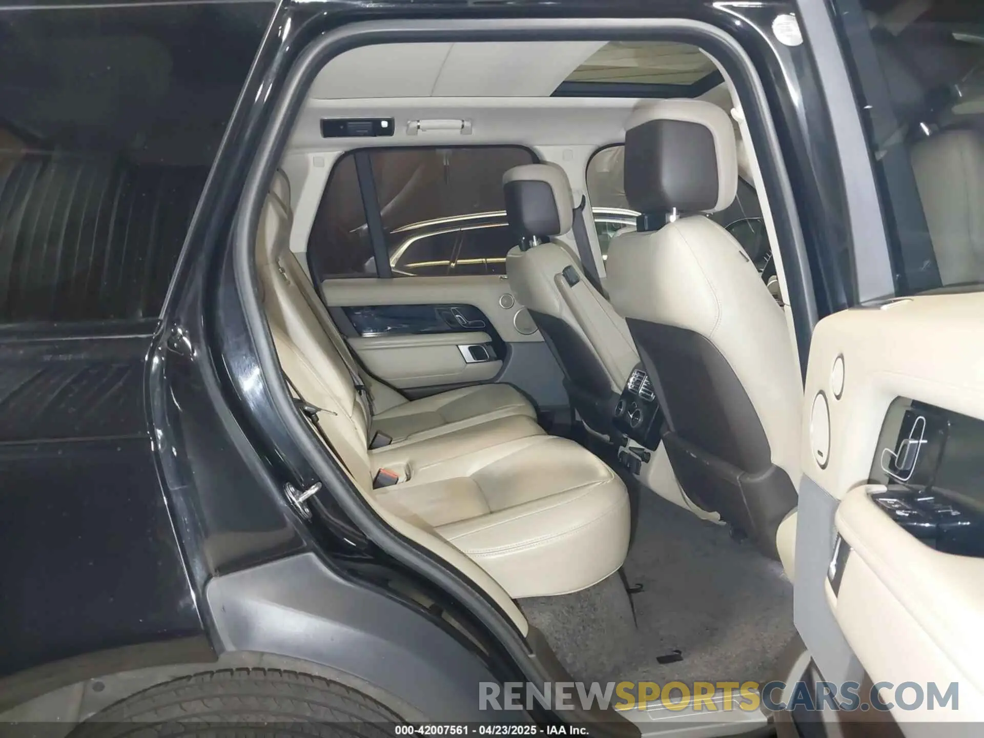 8 Фотография поврежденного автомобиля SALGS2RU7LA573804 LAND ROVER RANGE ROVER 2020