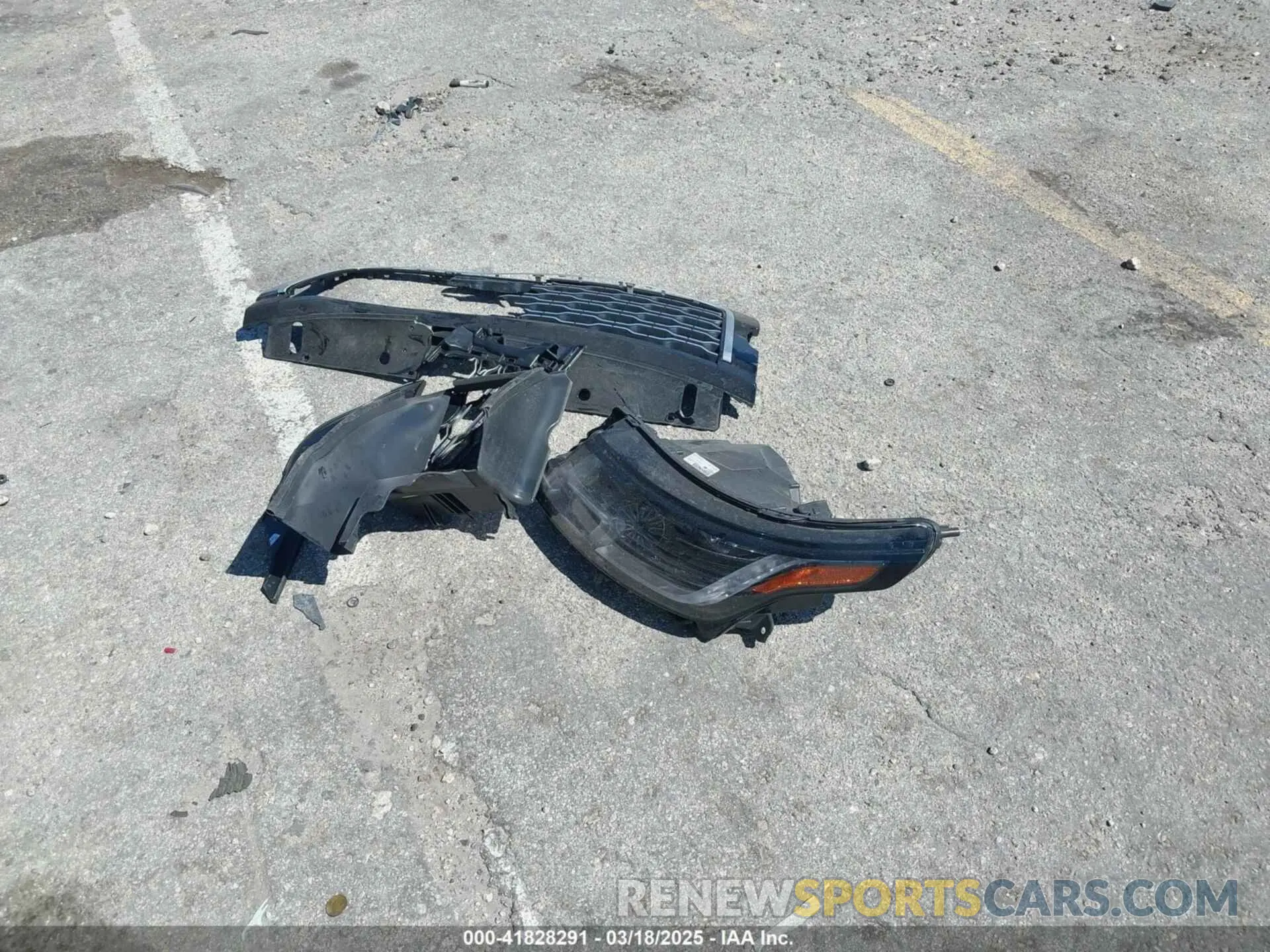 12 Photograph of a damaged car SALGV5SE1LA413848 LAND ROVER RANGE ROVER 2020