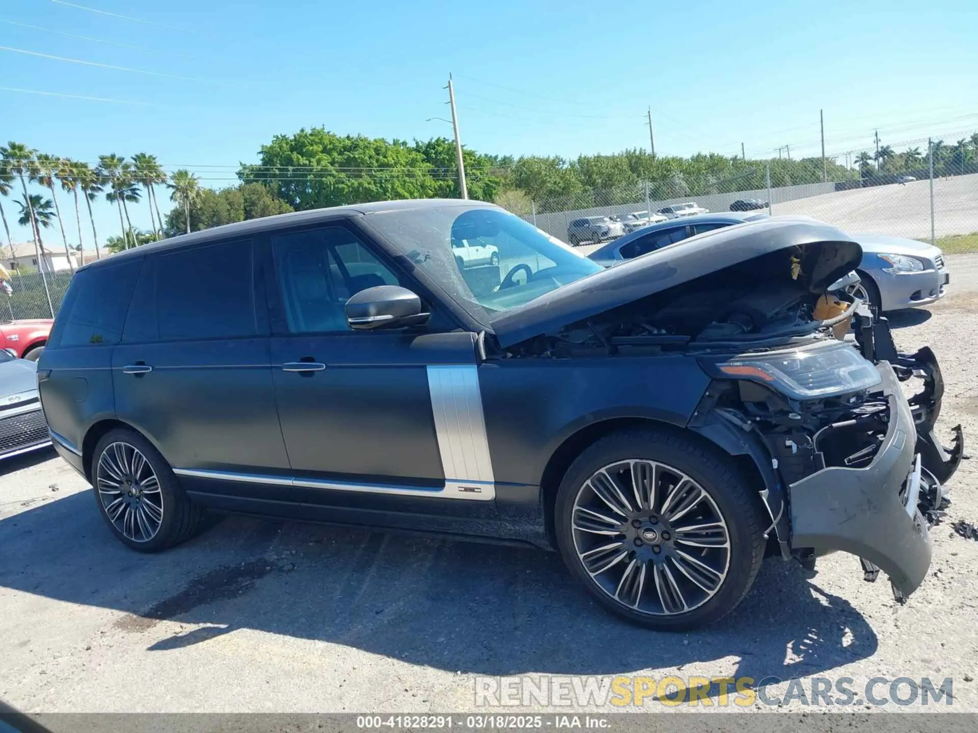 14 Photograph of a damaged car SALGV5SE1LA413848 LAND ROVER RANGE ROVER 2020