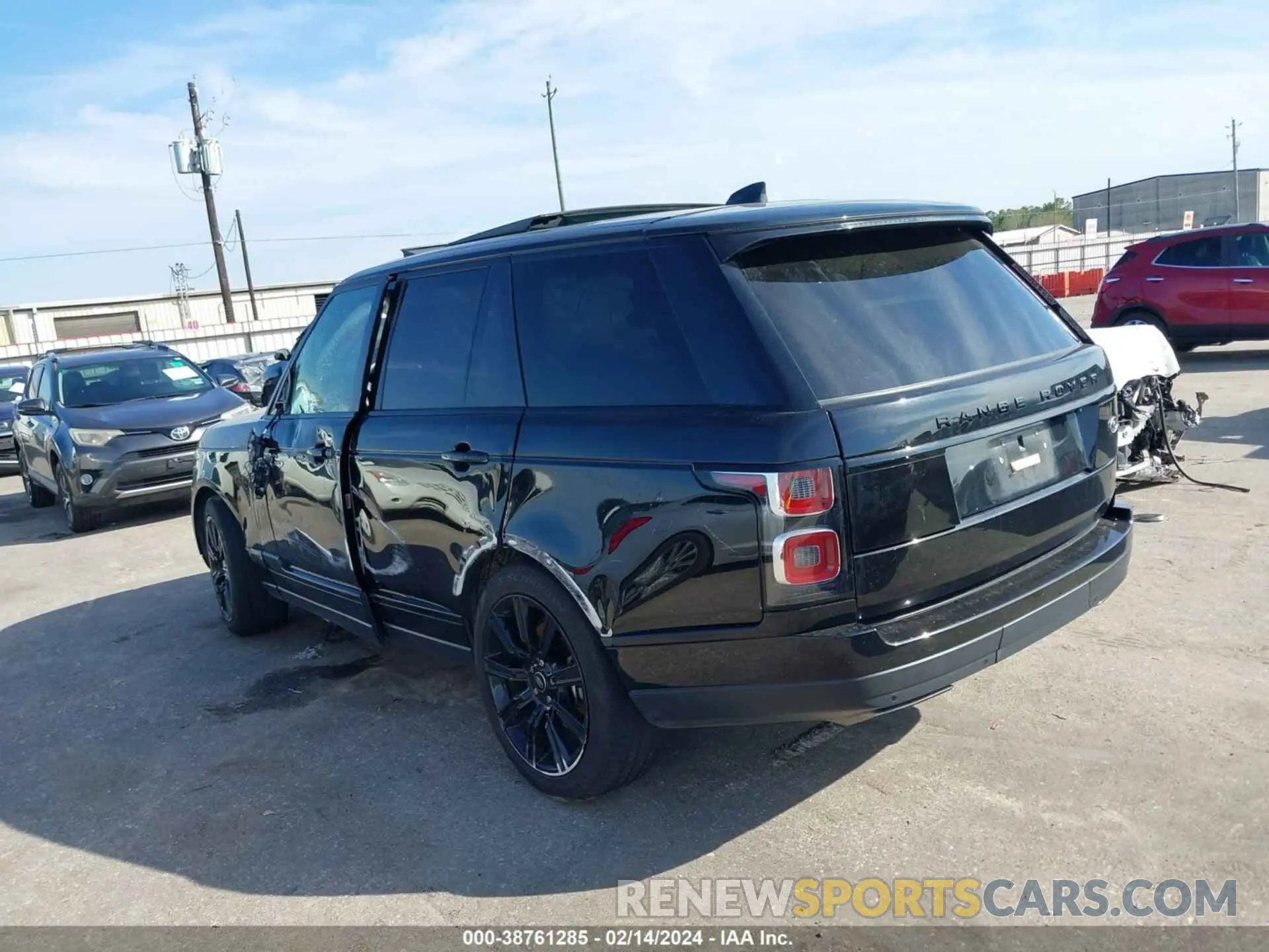 3 Photograph of a damaged car SALGR2SU7MA446882 LAND ROVER RANGE ROVER 2021