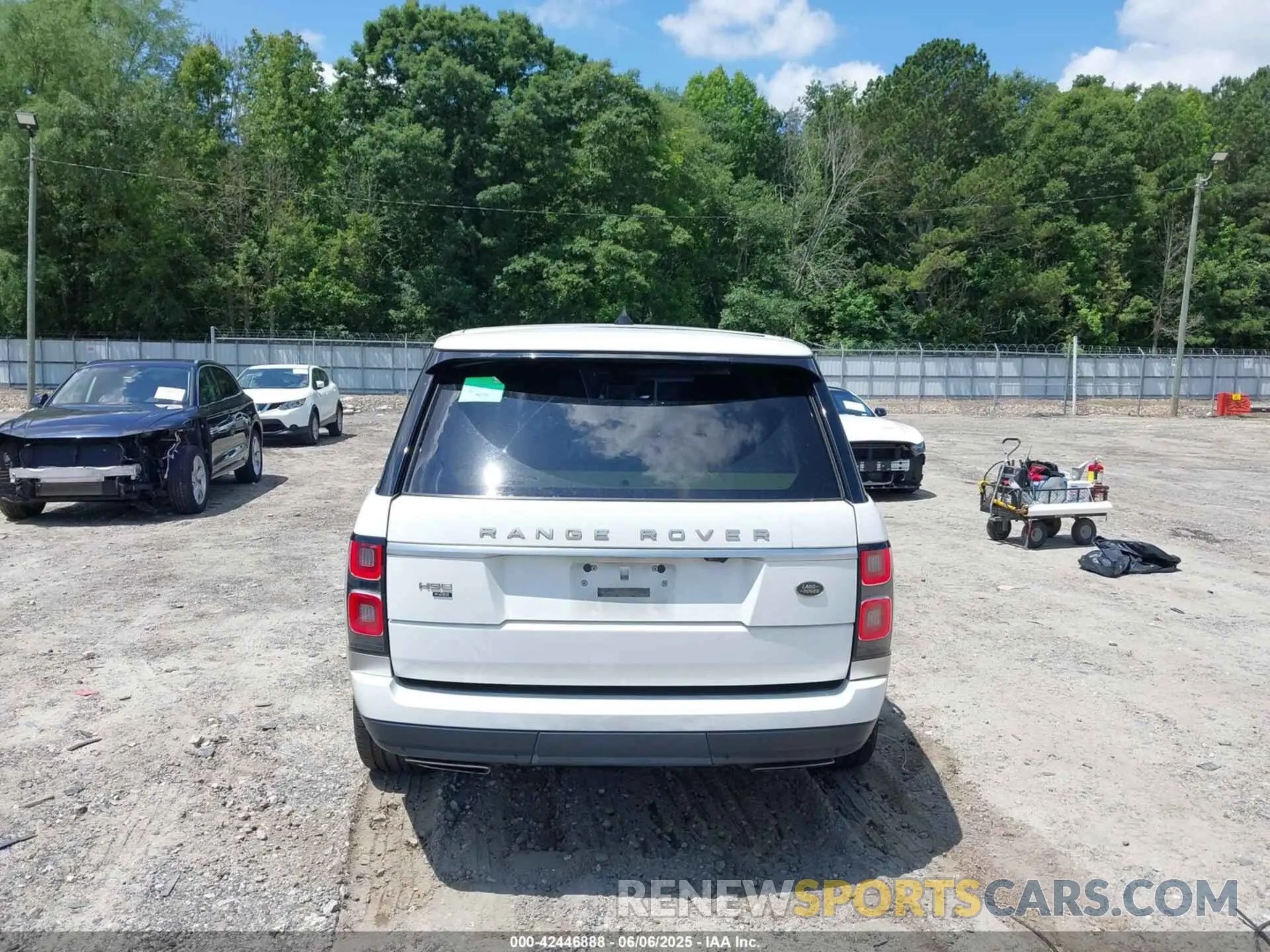16 Photograph of a damaged car SALGS2RU0MA423843 LAND ROVER RANGE ROVER 2021