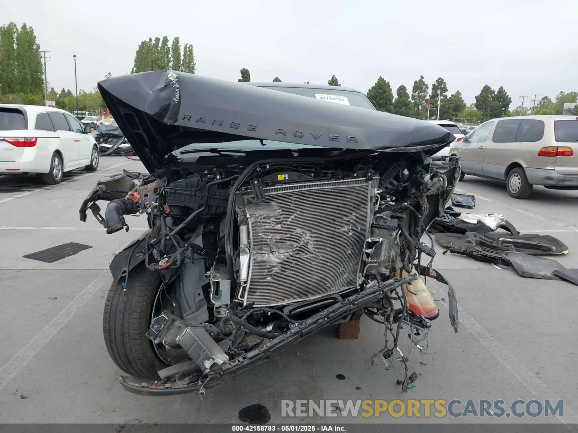 12 Photograph of a damaged car SALGS2RU4MA441990 LAND ROVER RANGE ROVER 2021