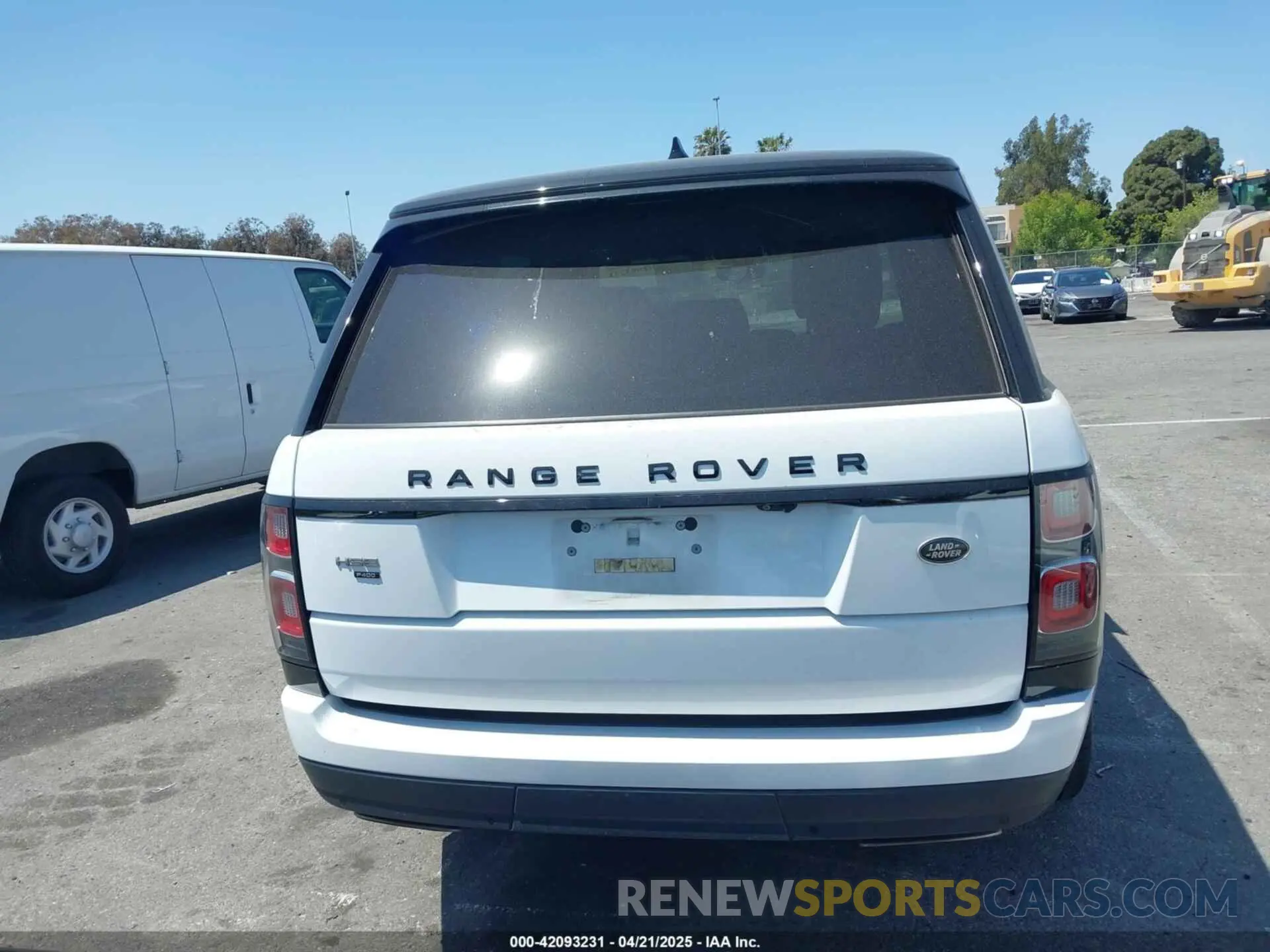 16 Photograph of a damaged car SALGS2RUXMA446580 LAND ROVER RANGE ROVER 2021