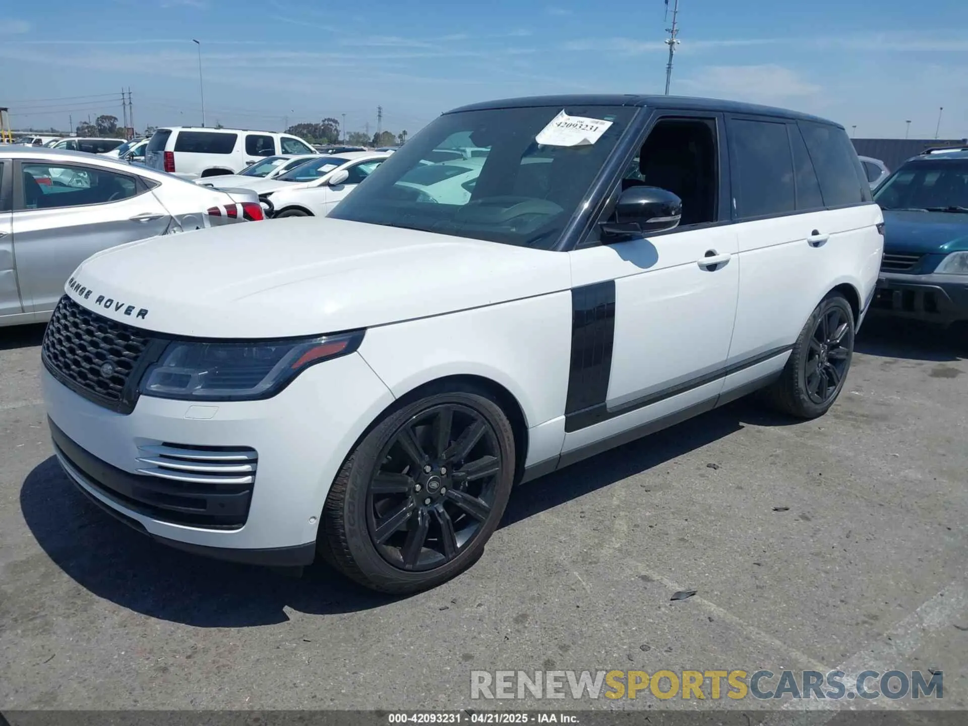 2 Photograph of a damaged car SALGS2RUXMA446580 LAND ROVER RANGE ROVER 2021