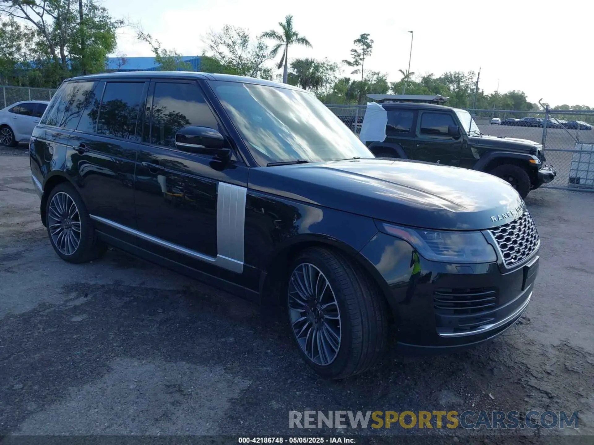 1 Фотография поврежденного автомобиля SALGS2SE0MA439172 LAND ROVER RANGE ROVER 2021