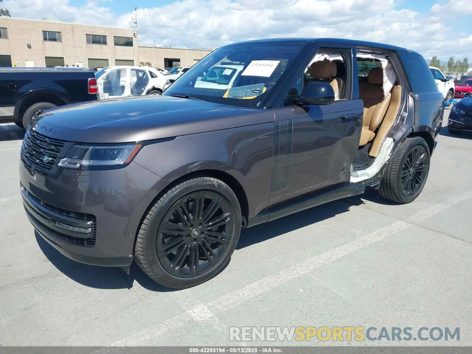 2 Photograph of a damaged car SALK19E78PA058614 LAND ROVER RANGE ROVER 2023