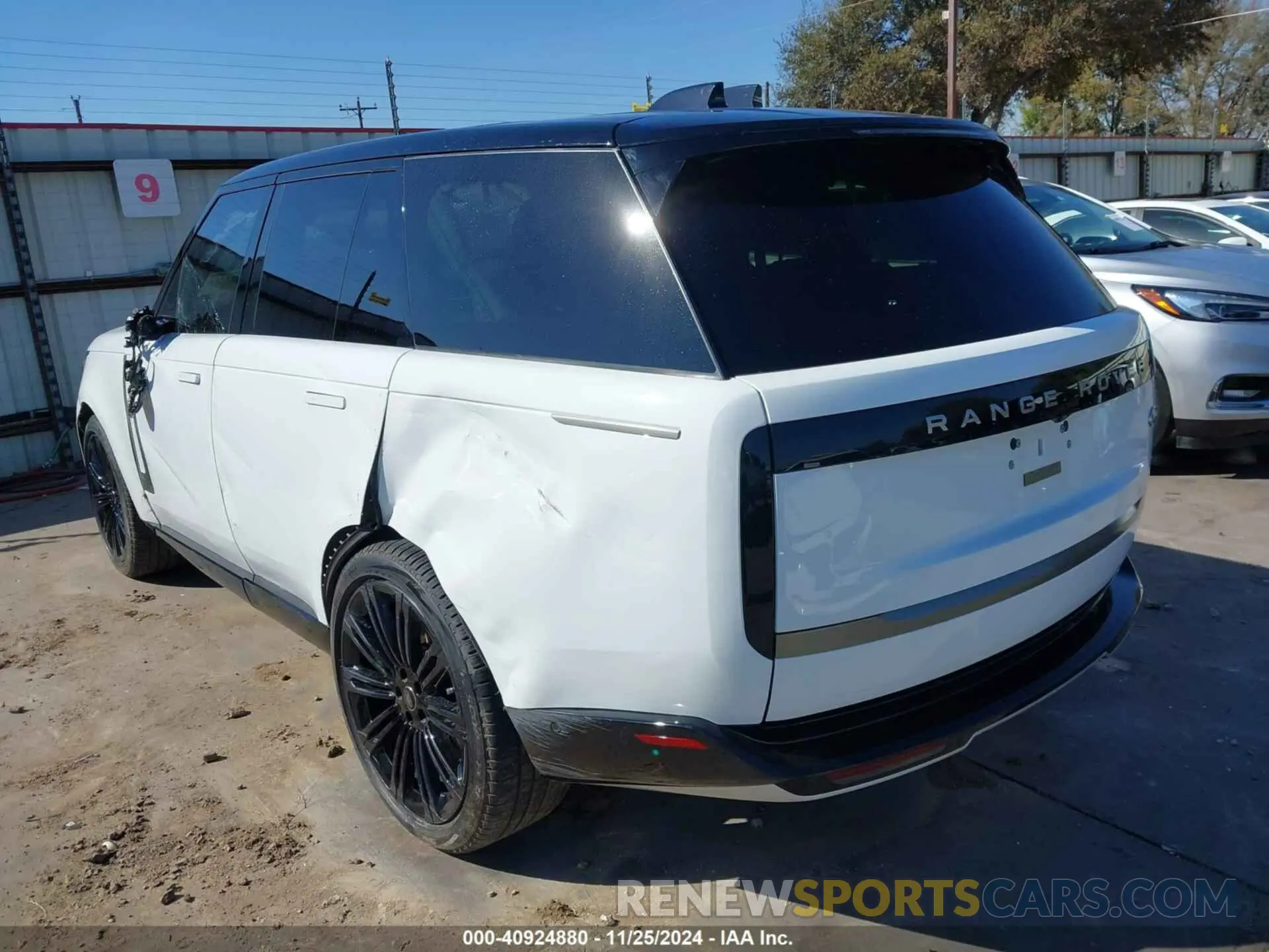 3 Фотография поврежденного автомобиля SALKP9E73PA078123 LAND ROVER RANGE ROVER 2023