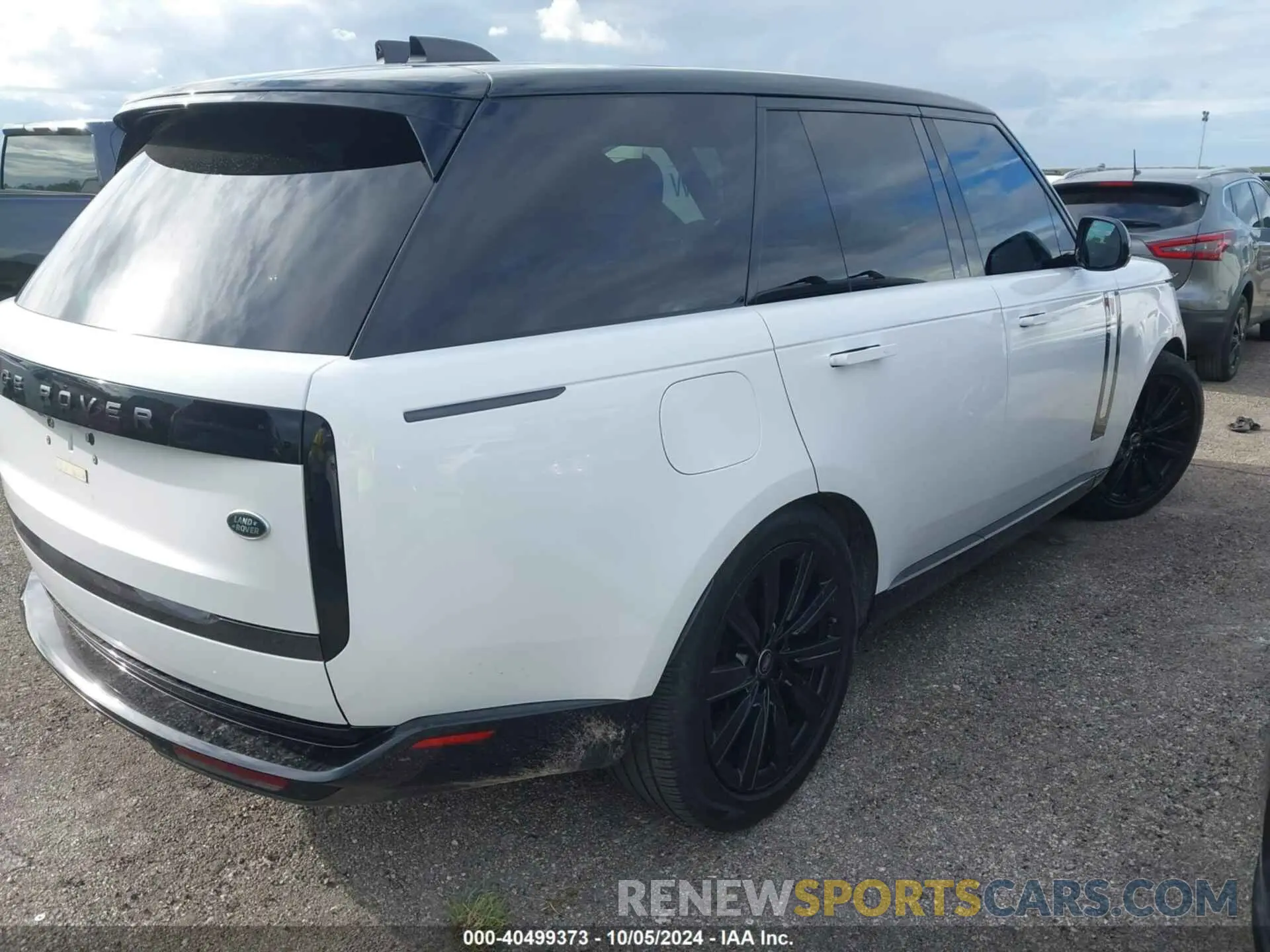 4 Photograph of a damaged car SALKP9FU3PA009792 LAND ROVER RANGE ROVER 2023