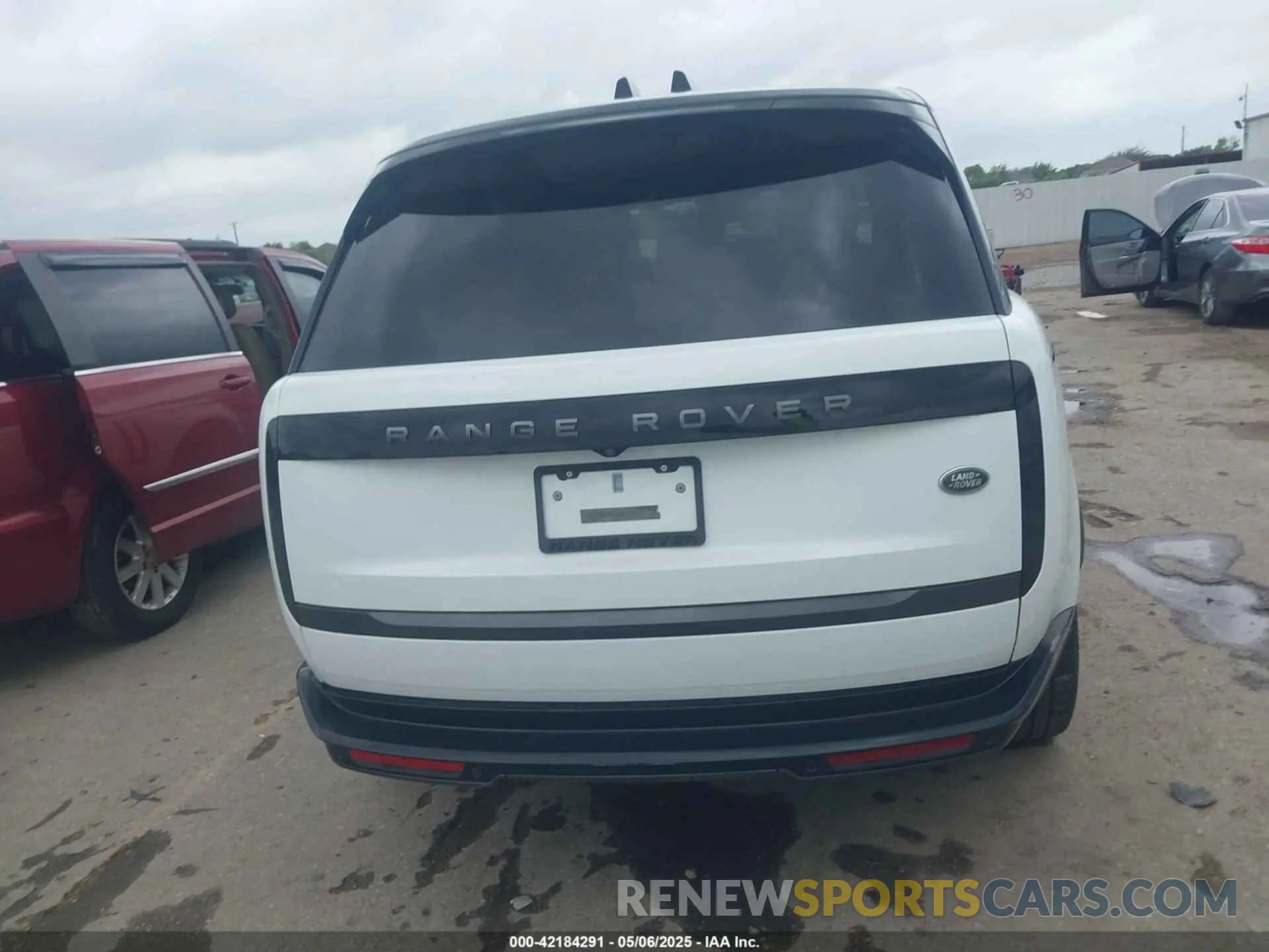 16 Photograph of a damaged car SALKPBE7XPA025006 LAND ROVER RANGE ROVER 2023