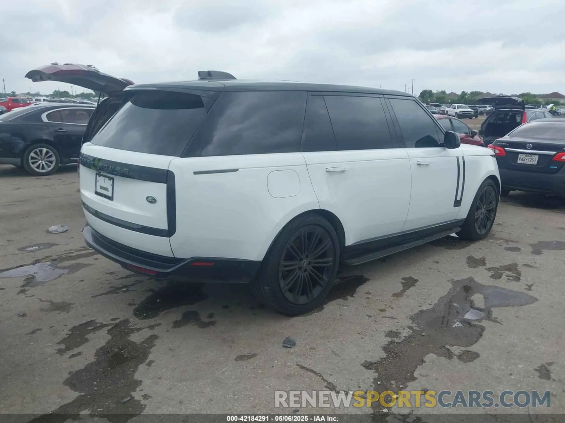 4 Photograph of a damaged car SALKPBE7XPA025006 LAND ROVER RANGE ROVER 2023
