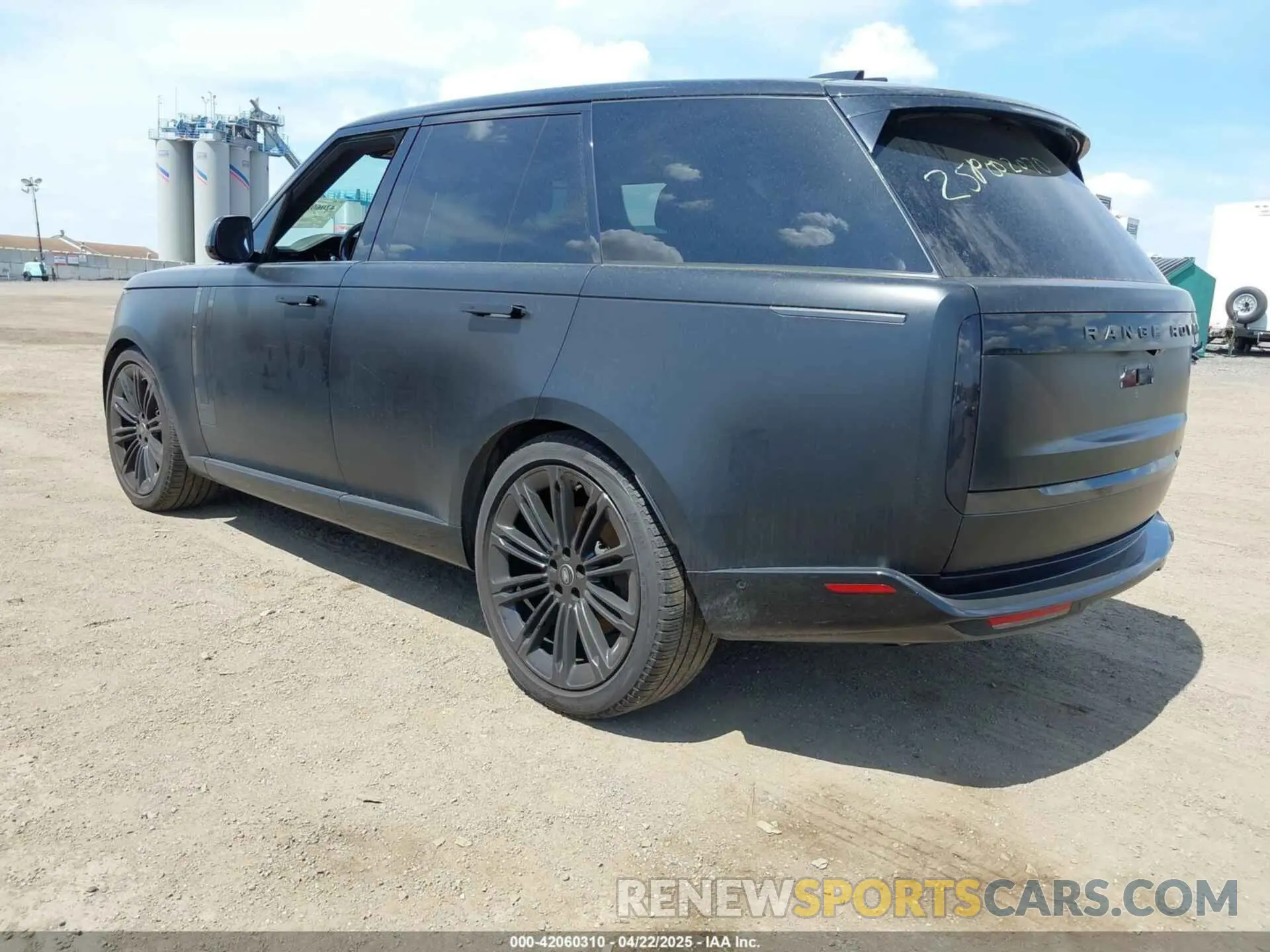 3 Фотография поврежденного автомобиля SALKP9E96RA092327 LAND ROVER RANGE ROVER 2024