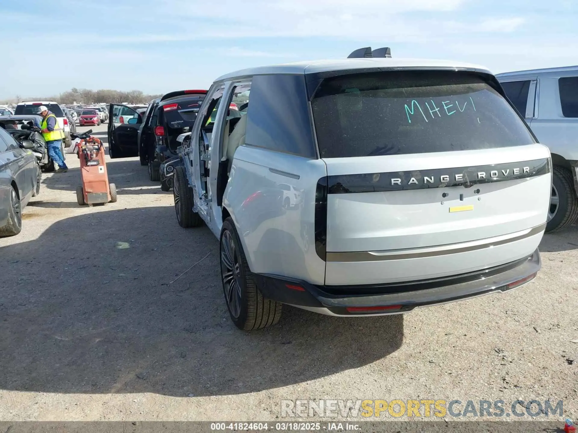3 Фотография поврежденного автомобиля SALKP9E92SA276184 LAND ROVER RANGE ROVER 2025