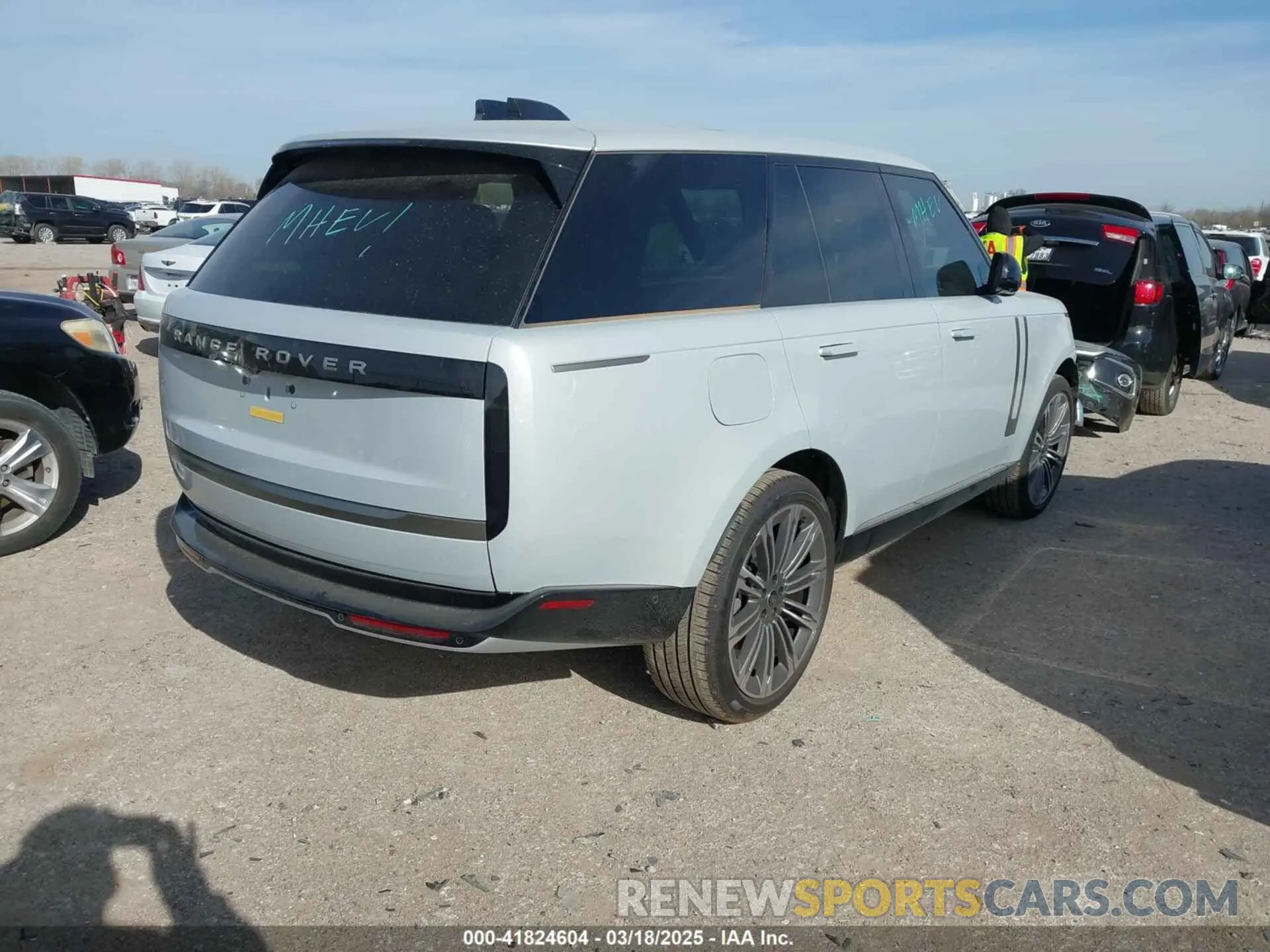4 Фотография поврежденного автомобиля SALKP9E92SA276184 LAND ROVER RANGE ROVER 2025
