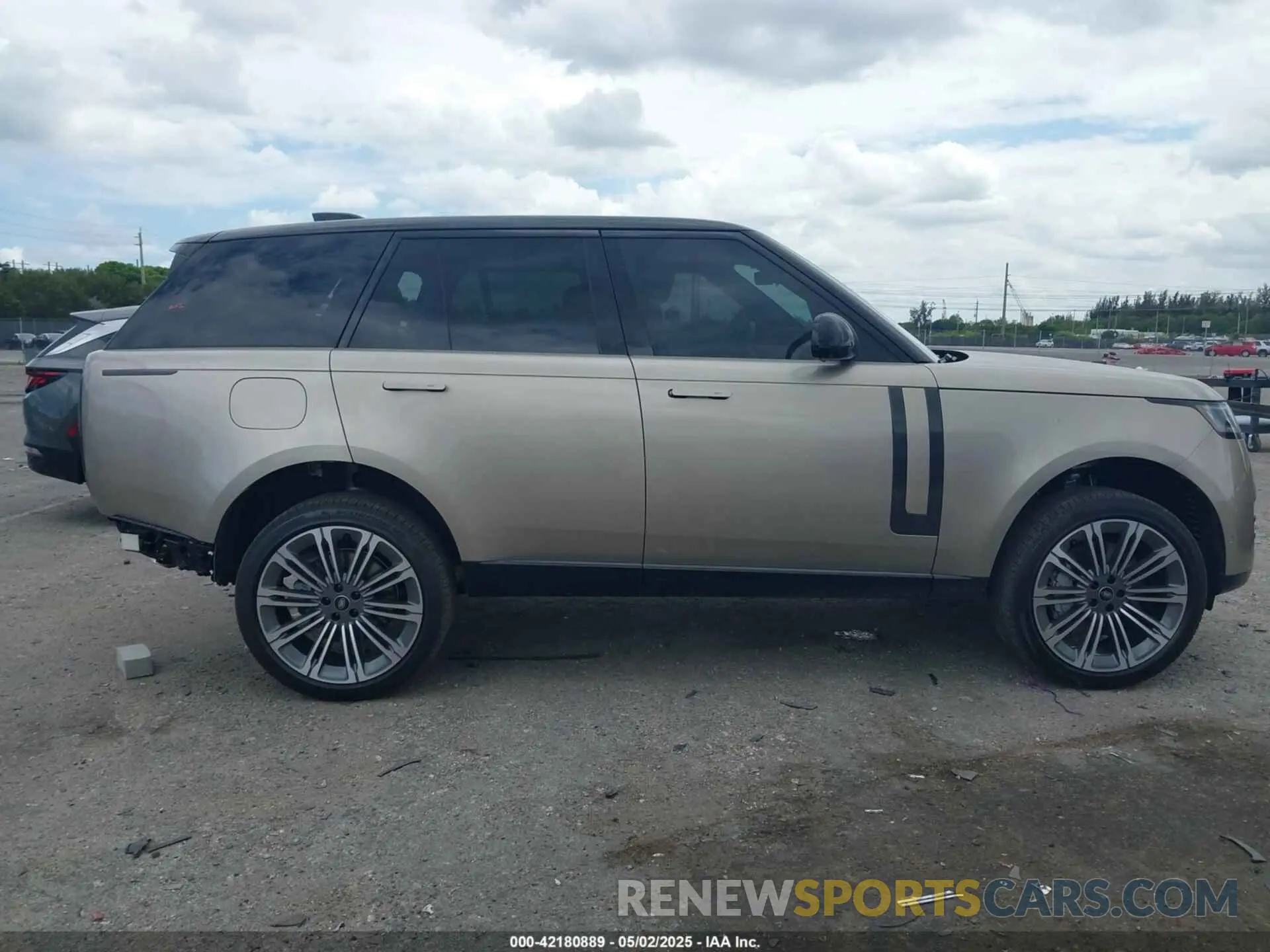 14 Фотография поврежденного автомобиля SALKP9E98SA300830 LAND ROVER RANGE ROVER 2025