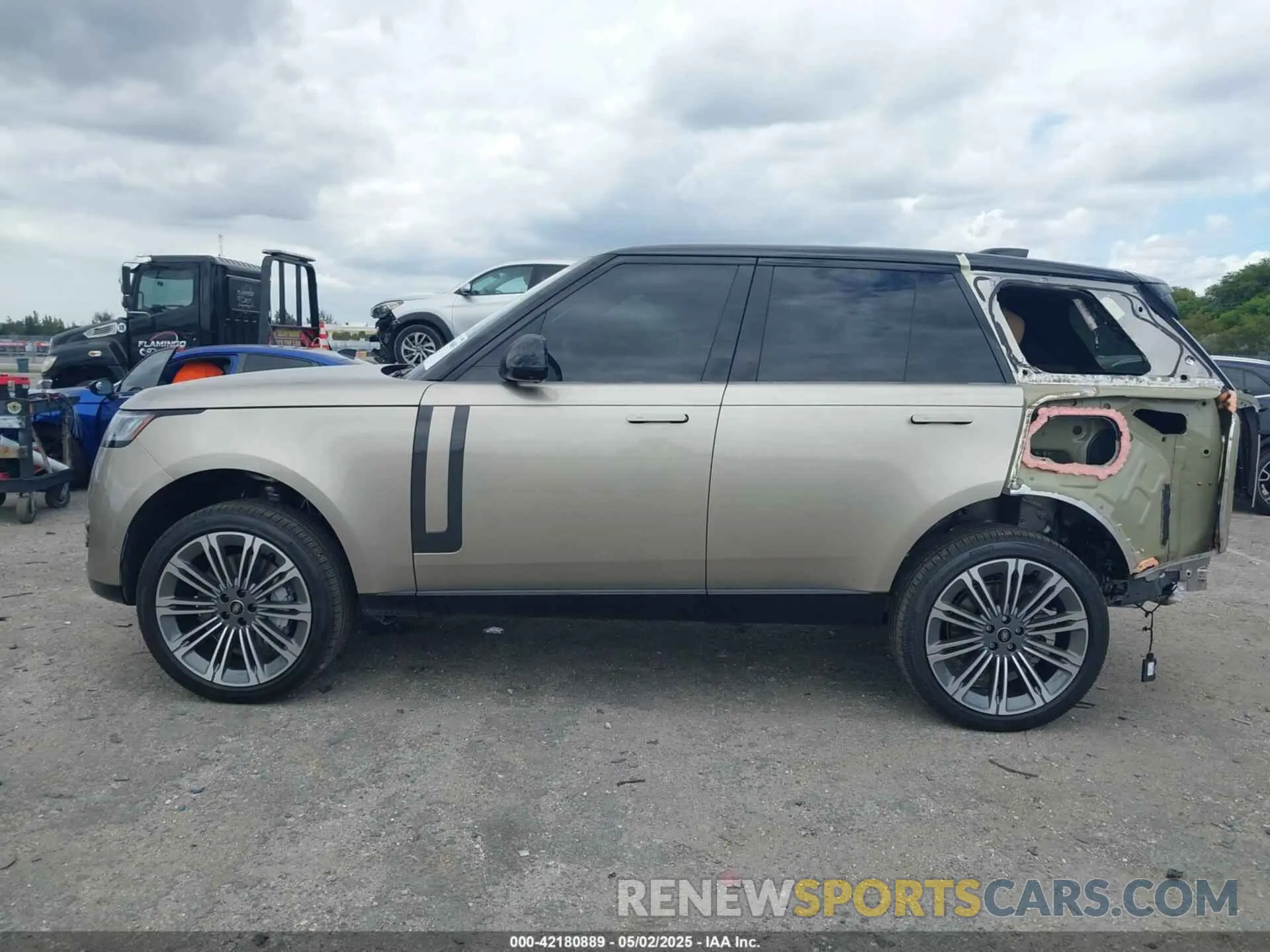 15 Фотография поврежденного автомобиля SALKP9E98SA300830 LAND ROVER RANGE ROVER 2025