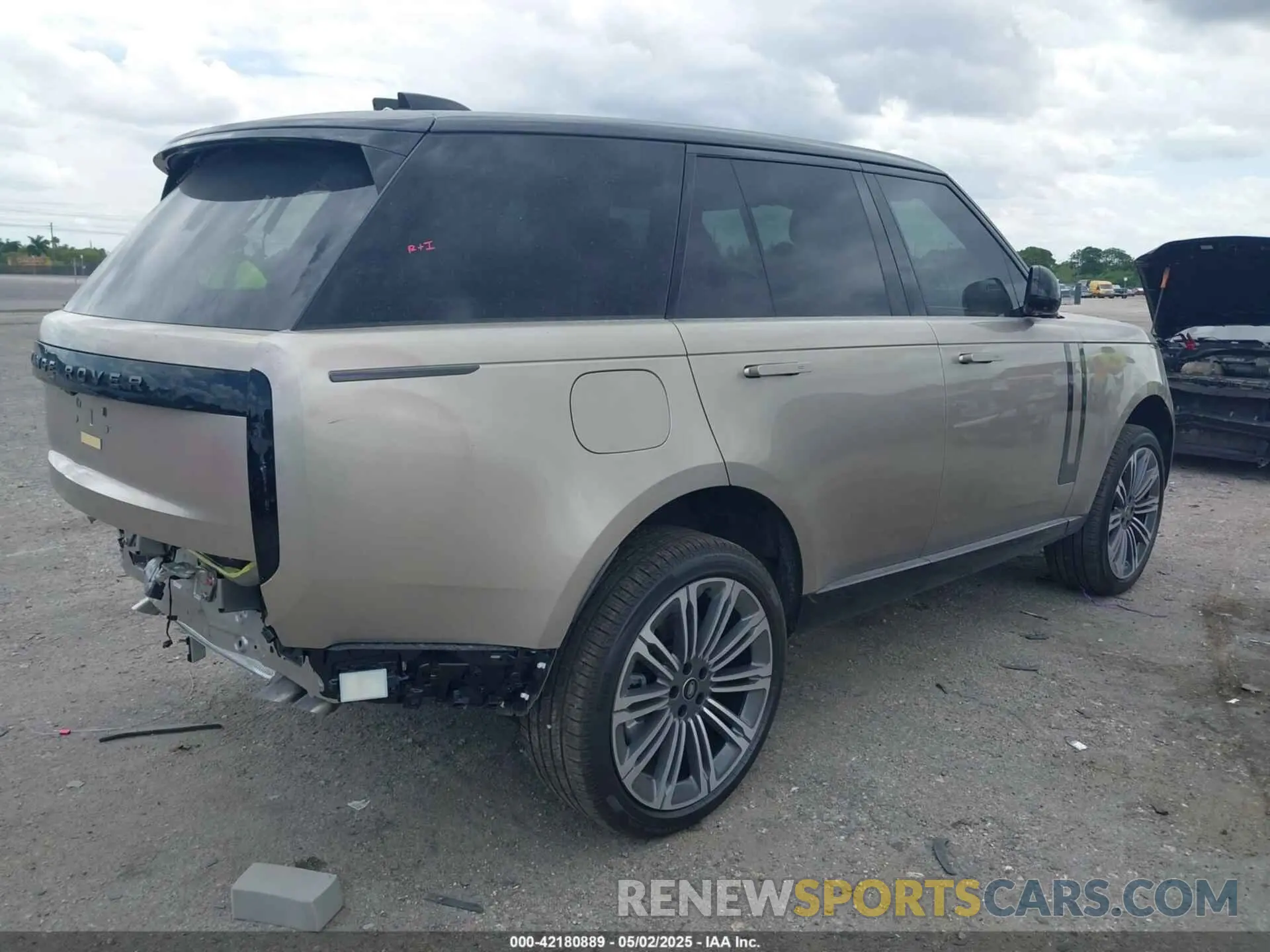 4 Фотография поврежденного автомобиля SALKP9E98SA300830 LAND ROVER RANGE ROVER 2025