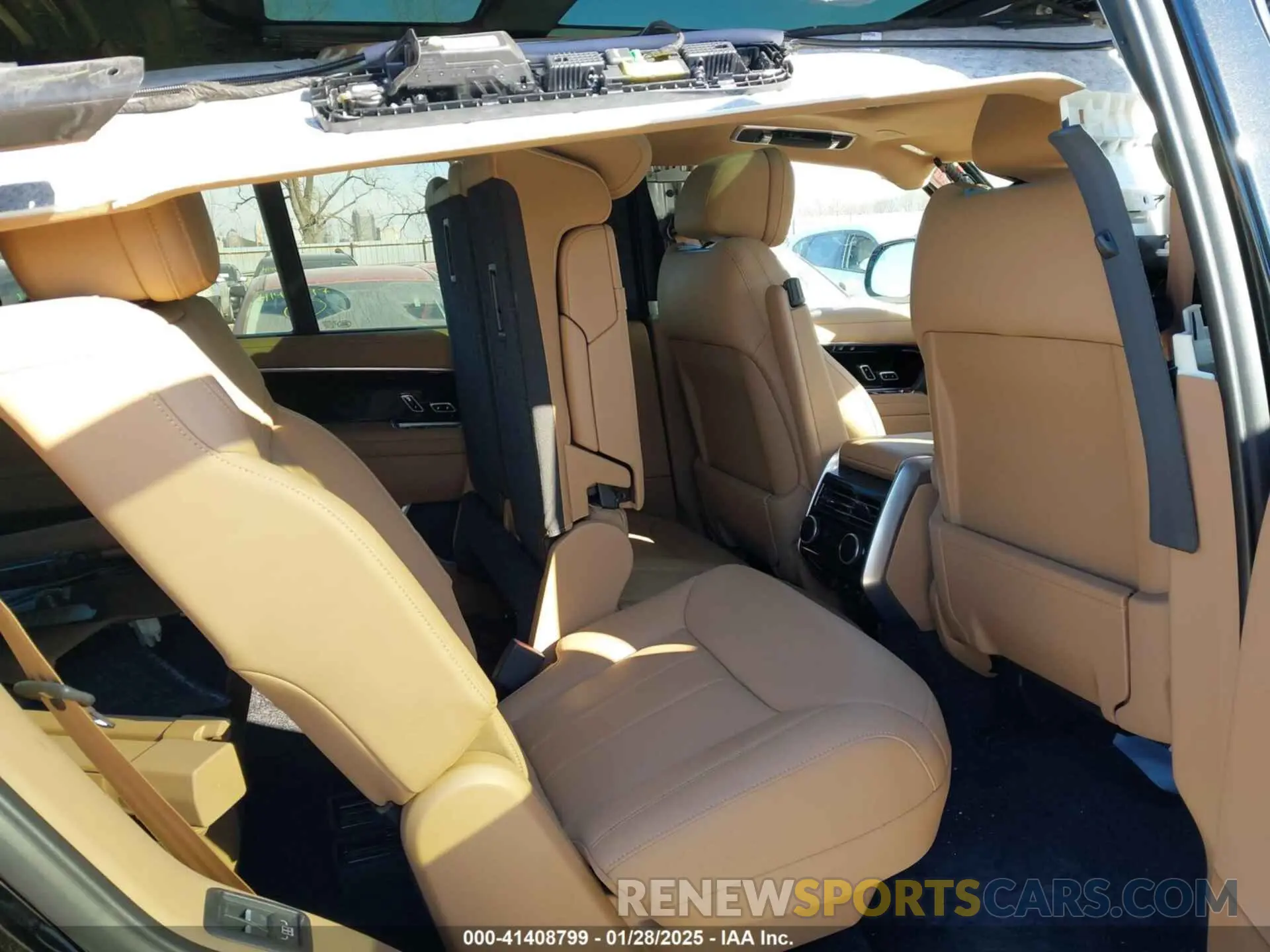 8 Photograph of a damaged car SALKPBE92SA287113 LAND ROVER RANGE ROVER 2025