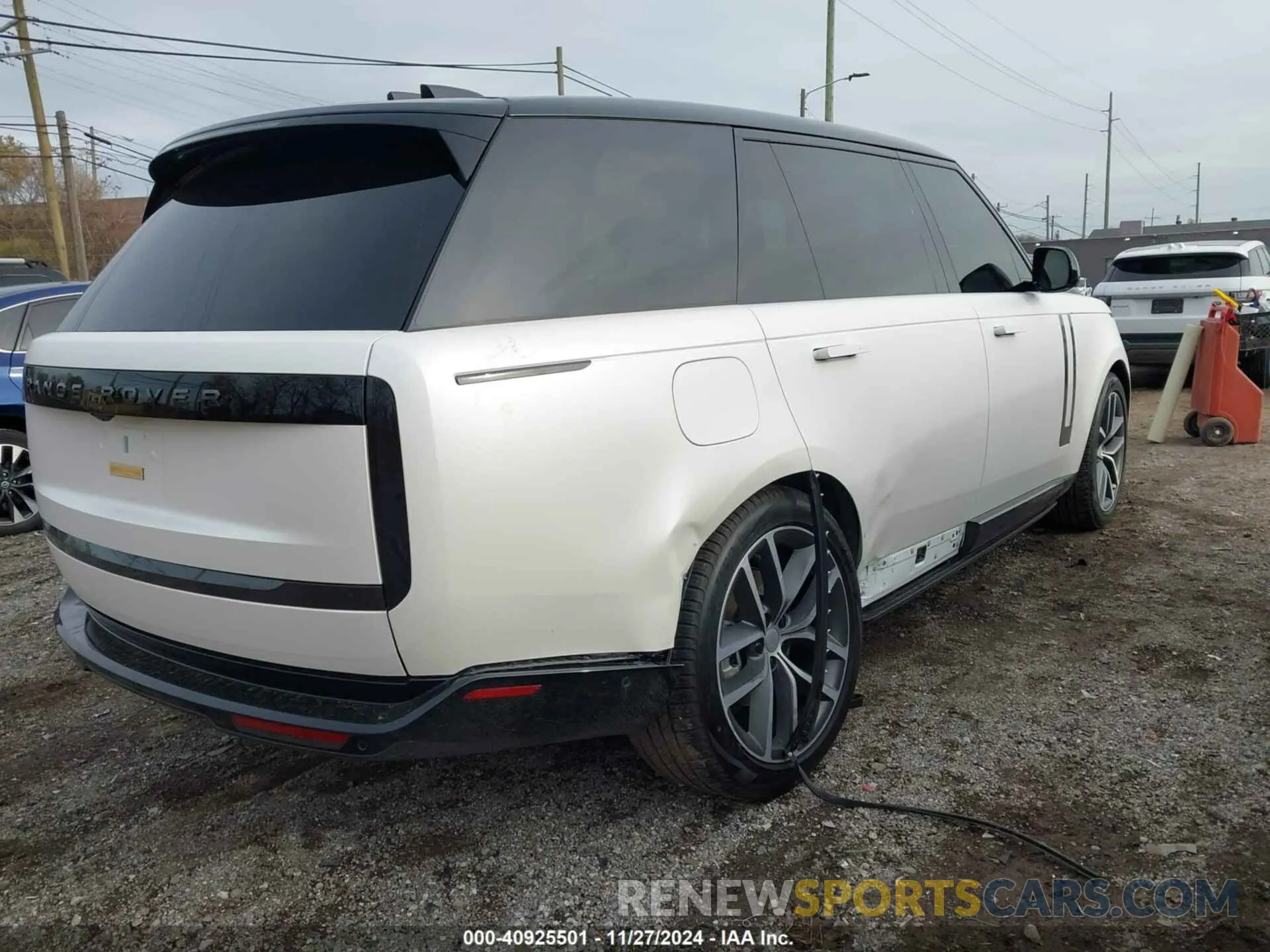 4 Фотография поврежденного автомобиля SALKPBFU1SA262142 LAND ROVER RANGE ROVER 2025