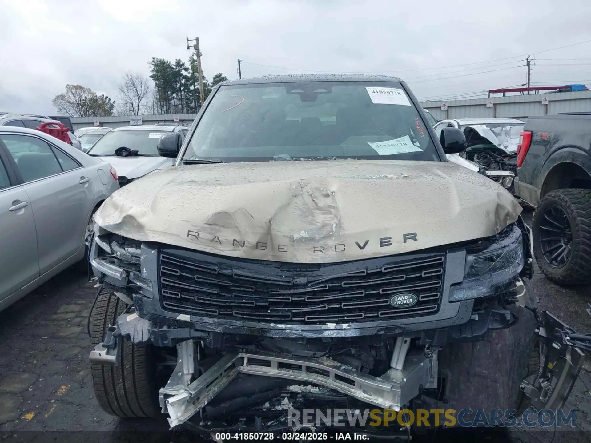 11 Photograph of a damaged car SALKPBFU9SA285037 LAND ROVER RANGE ROVER 2025