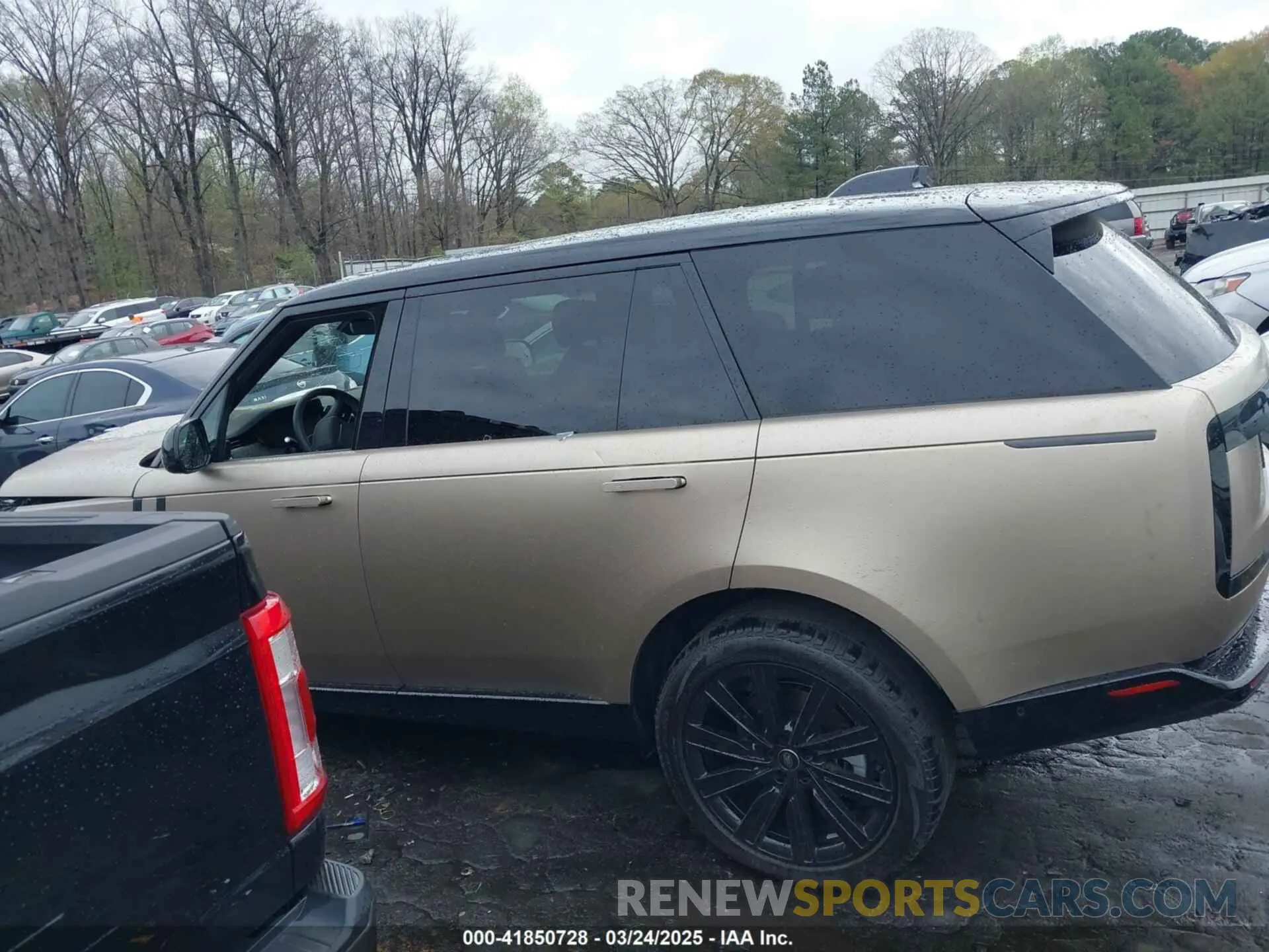 13 Photograph of a damaged car SALKPBFU9SA285037 LAND ROVER RANGE ROVER 2025