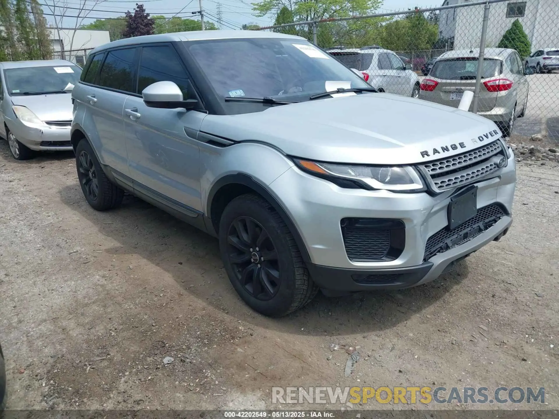 1 Photograph of a damaged car SALVP2RX2KH341992 LAND ROVER RANGE ROVER EVOQUE 2019