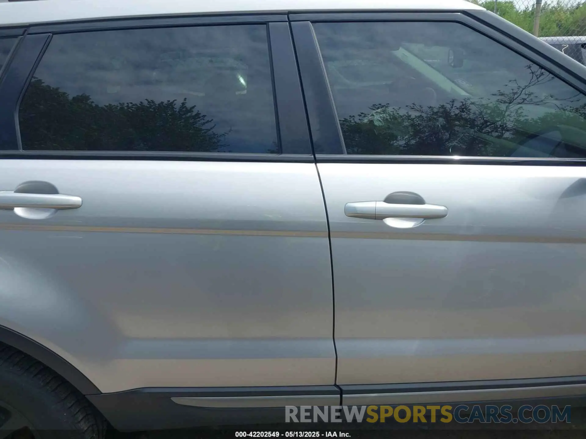 13 Photograph of a damaged car SALVP2RX2KH341992 LAND ROVER RANGE ROVER EVOQUE 2019