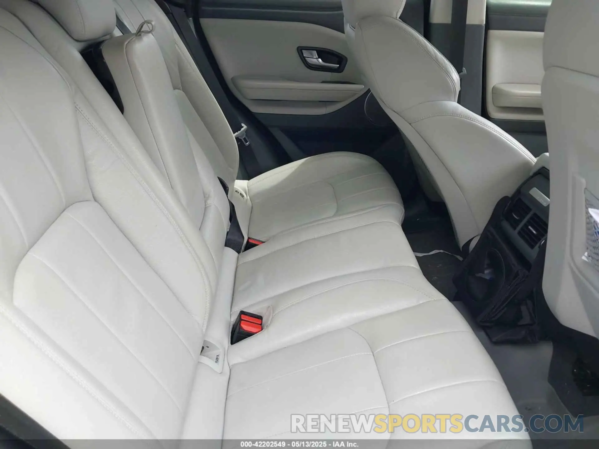 8 Photograph of a damaged car SALVP2RX2KH341992 LAND ROVER RANGE ROVER EVOQUE 2019
