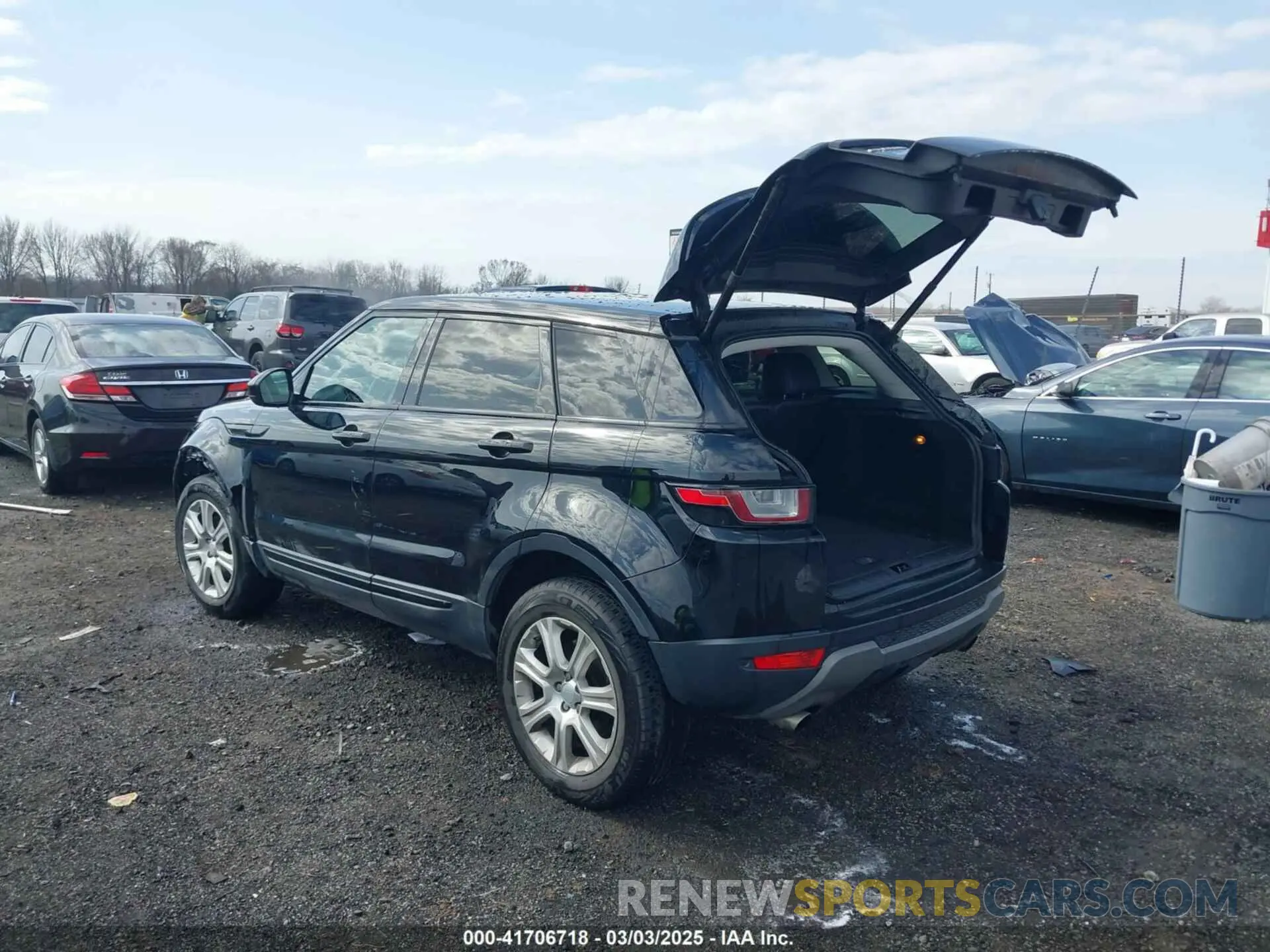 3 Photograph of a damaged car SALVP2RX2KH347033 LAND ROVER RANGE ROVER EVOQUE 2019