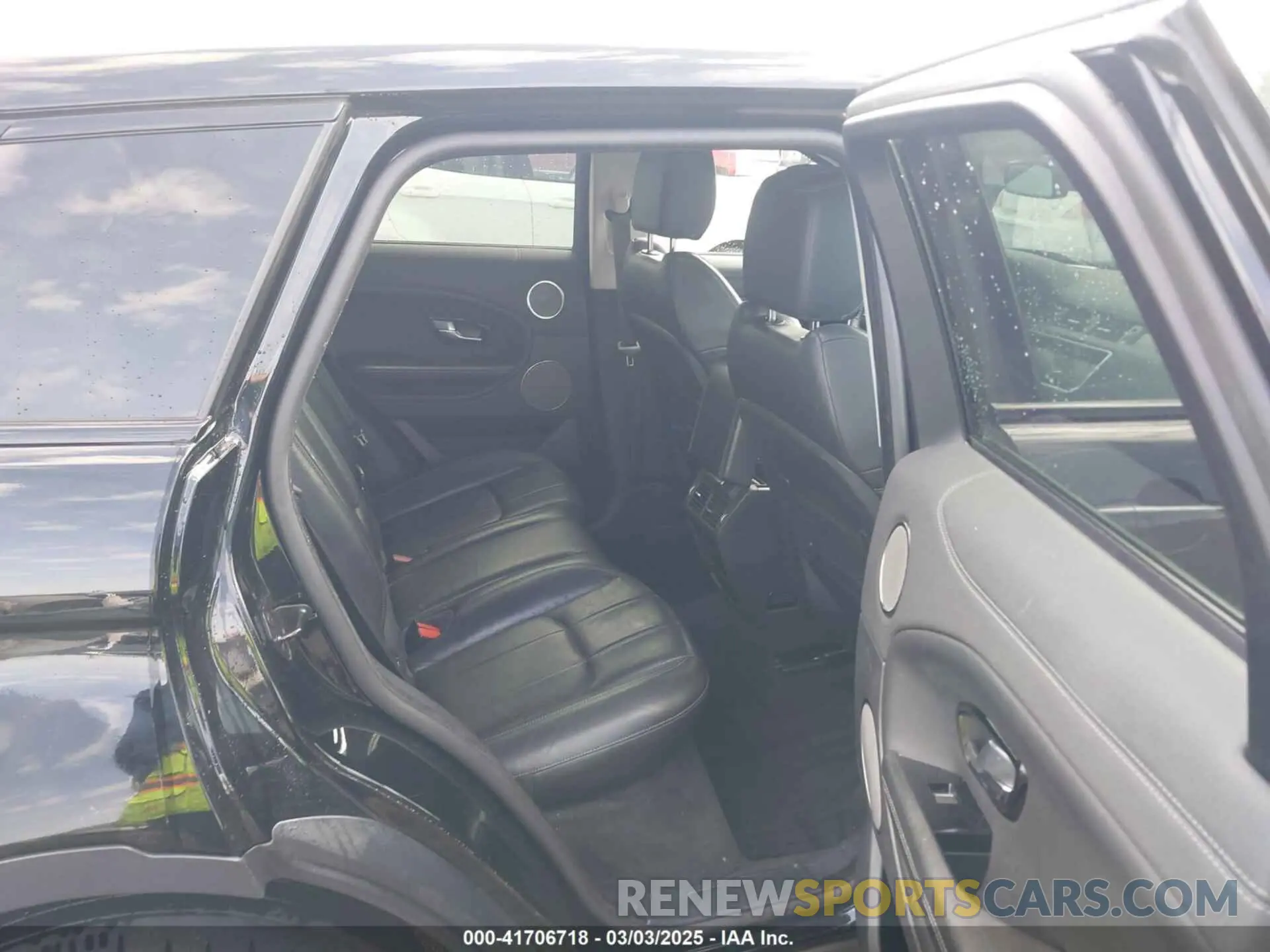 8 Photograph of a damaged car SALVP2RX2KH347033 LAND ROVER RANGE ROVER EVOQUE 2019