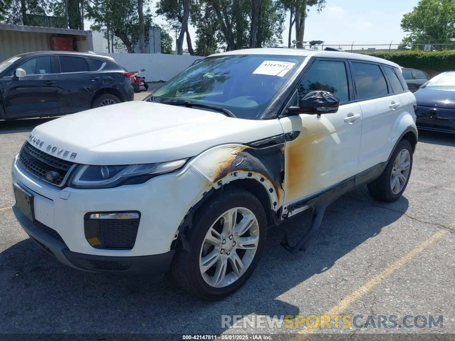 2 Photograph of a damaged car SALVP2RX3KH346344 LAND ROVER RANGE ROVER EVOQUE 2019