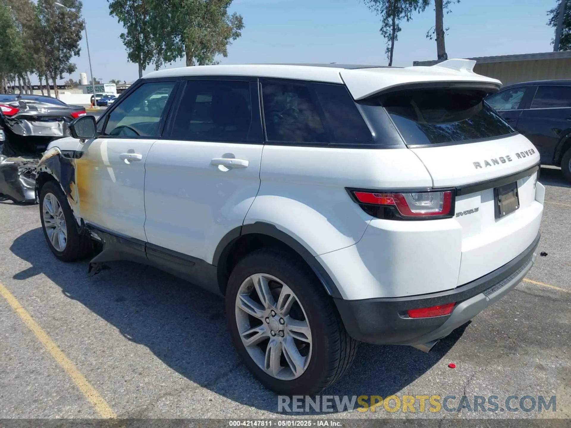 3 Photograph of a damaged car SALVP2RX3KH346344 LAND ROVER RANGE ROVER EVOQUE 2019