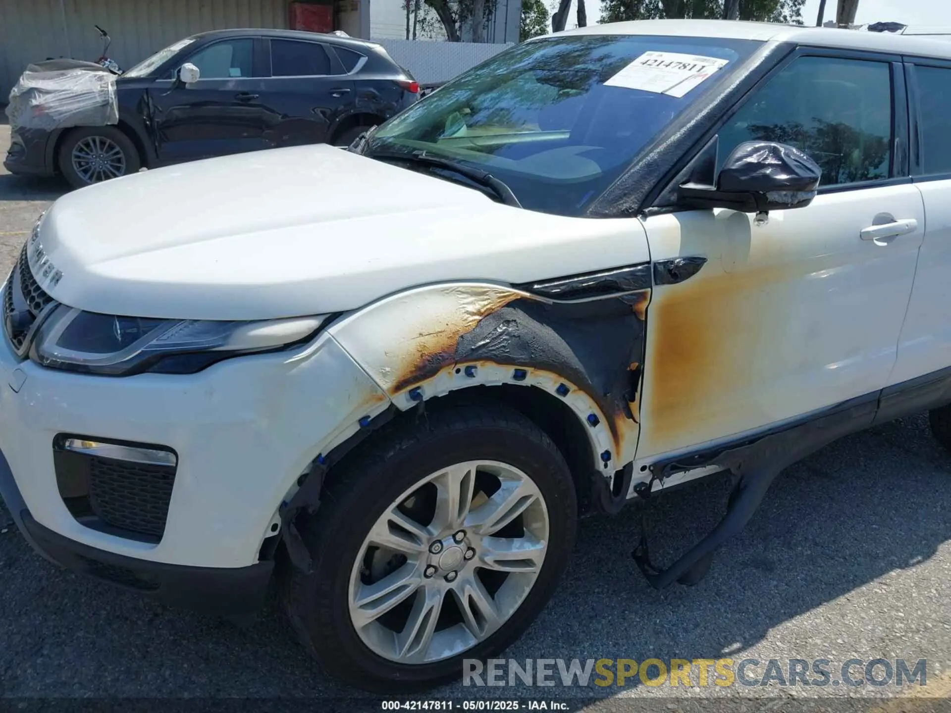 6 Photograph of a damaged car SALVP2RX3KH346344 LAND ROVER RANGE ROVER EVOQUE 2019