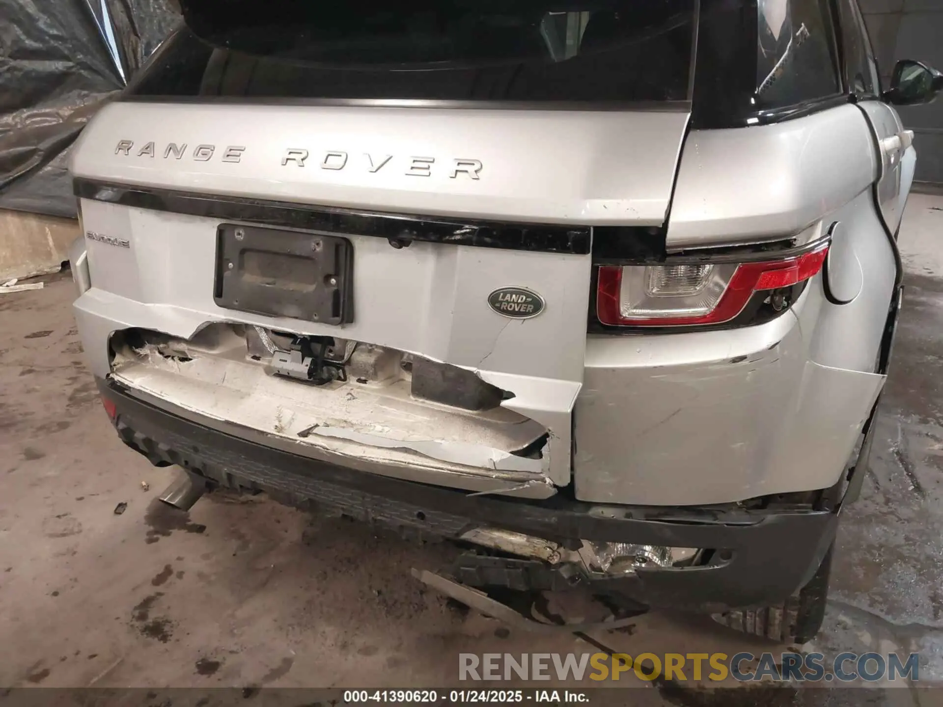 17 Photograph of a damaged car SALVP2RX9KH348356 LAND ROVER RANGE ROVER EVOQUE 2019