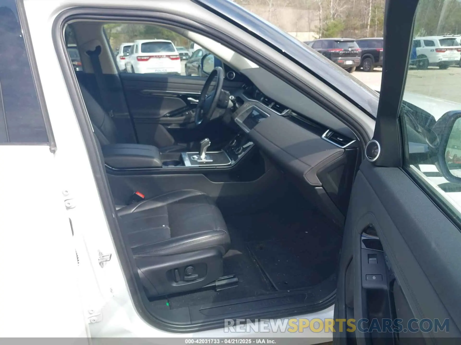 5 Photograph of a damaged car SALZJ2FX1LH059030 LAND ROVER RANGE ROVER EVOQUE 2020