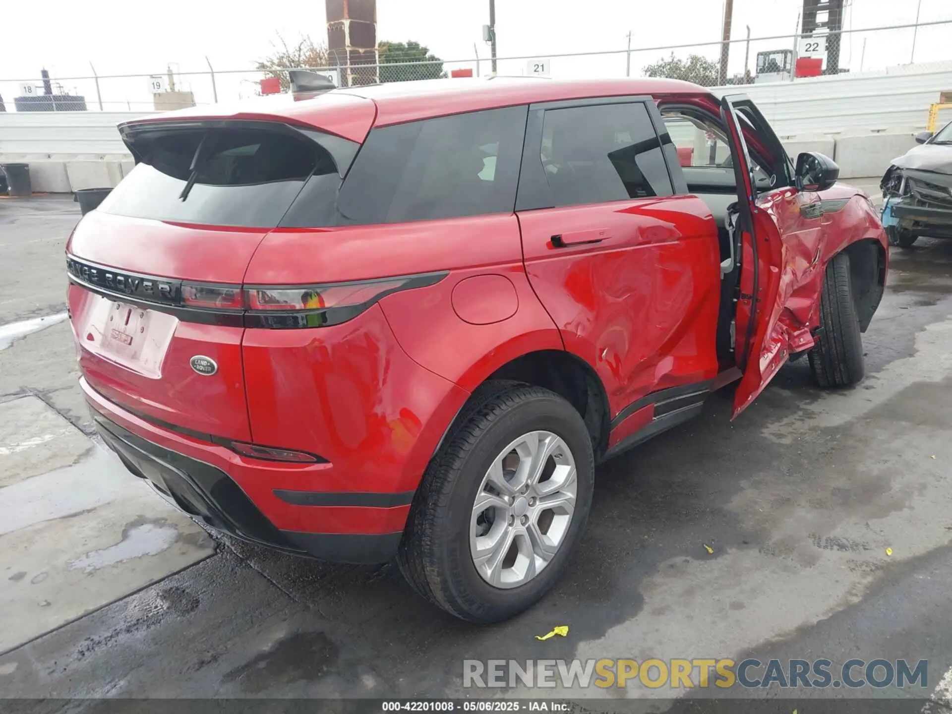 4 Photograph of a damaged car SALZJ2FX3LH117235 LAND ROVER RANGE ROVER EVOQUE 2020