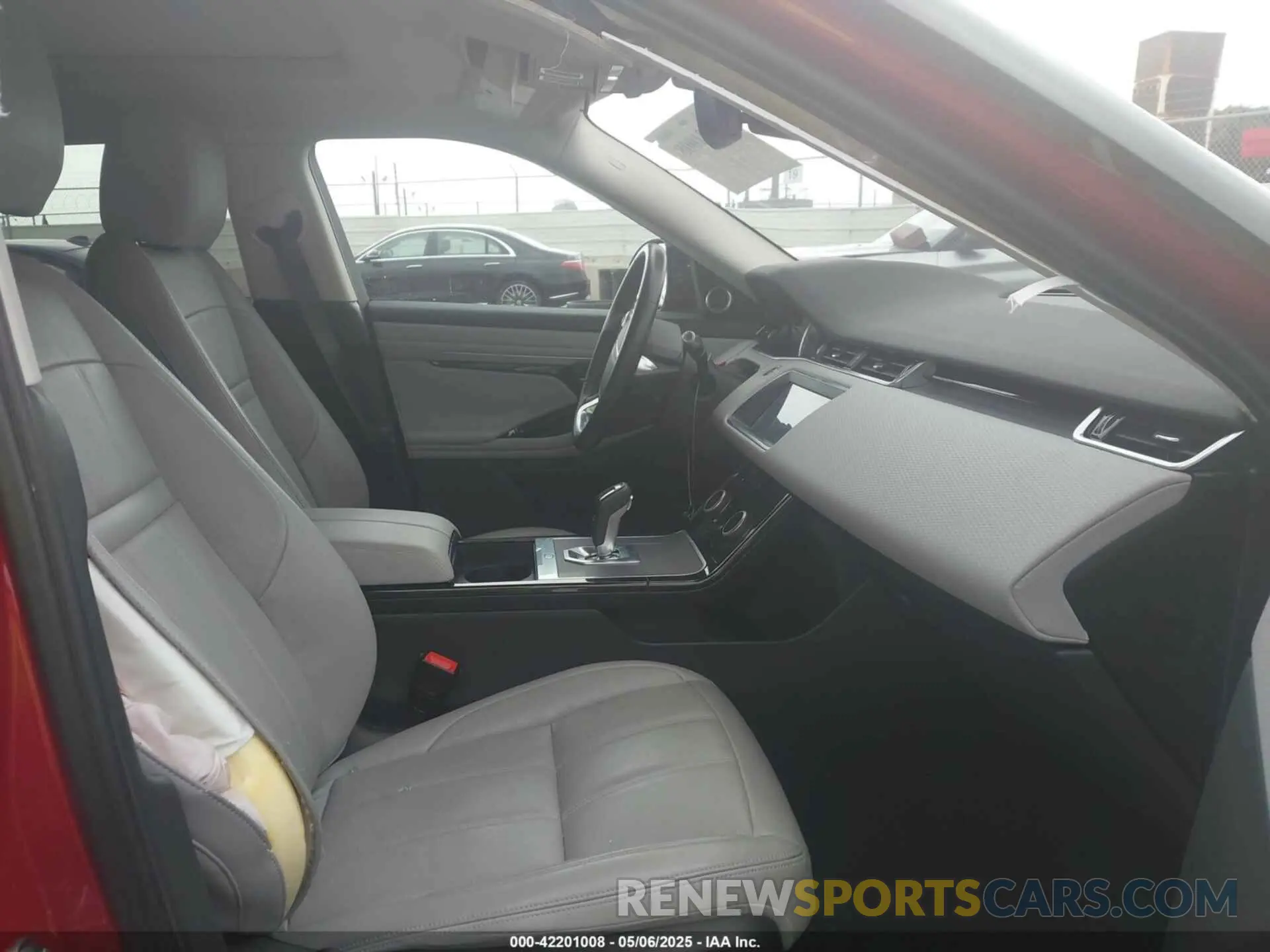 5 Photograph of a damaged car SALZJ2FX3LH117235 LAND ROVER RANGE ROVER EVOQUE 2020