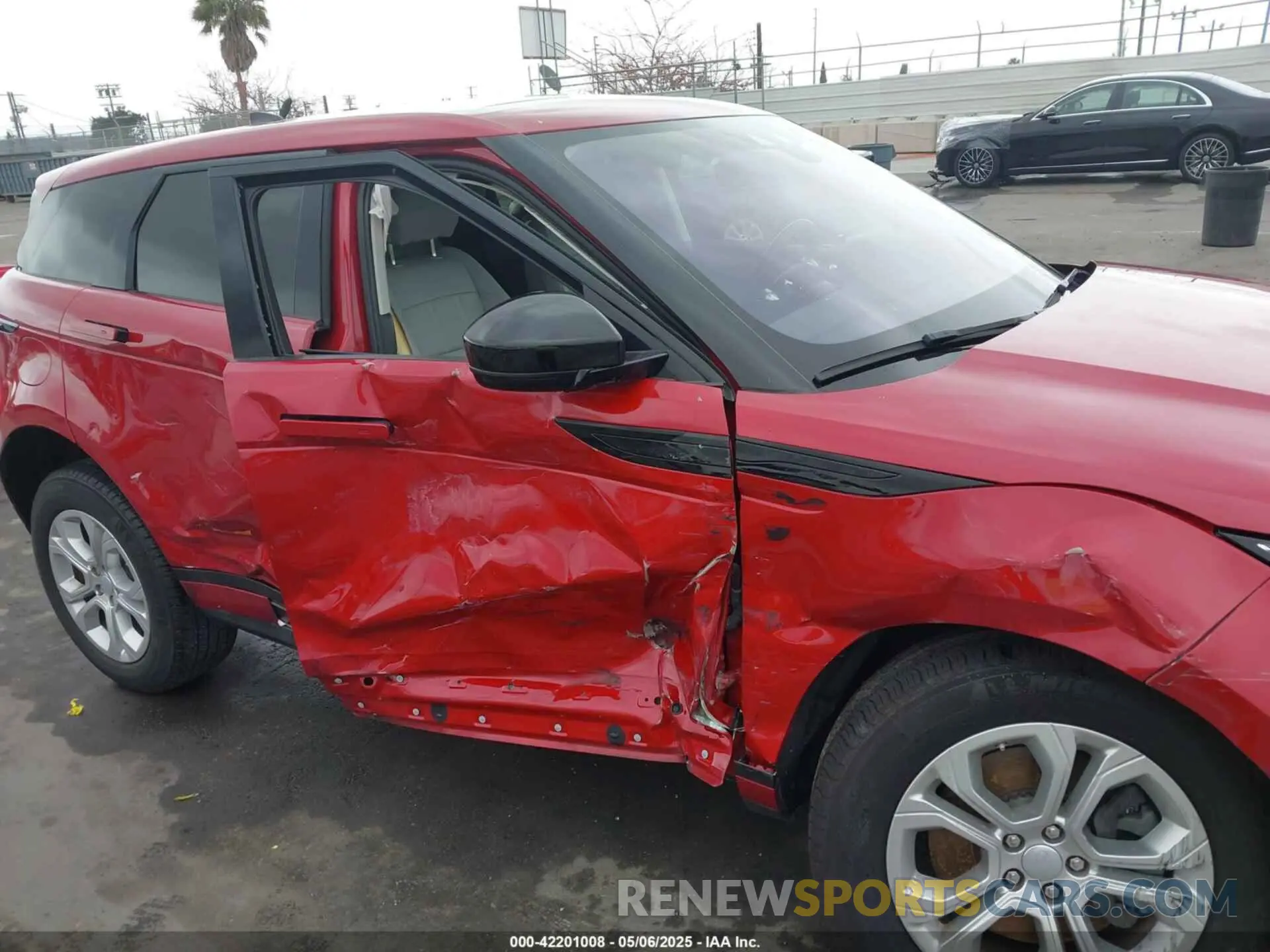 6 Photograph of a damaged car SALZJ2FX3LH117235 LAND ROVER RANGE ROVER EVOQUE 2020