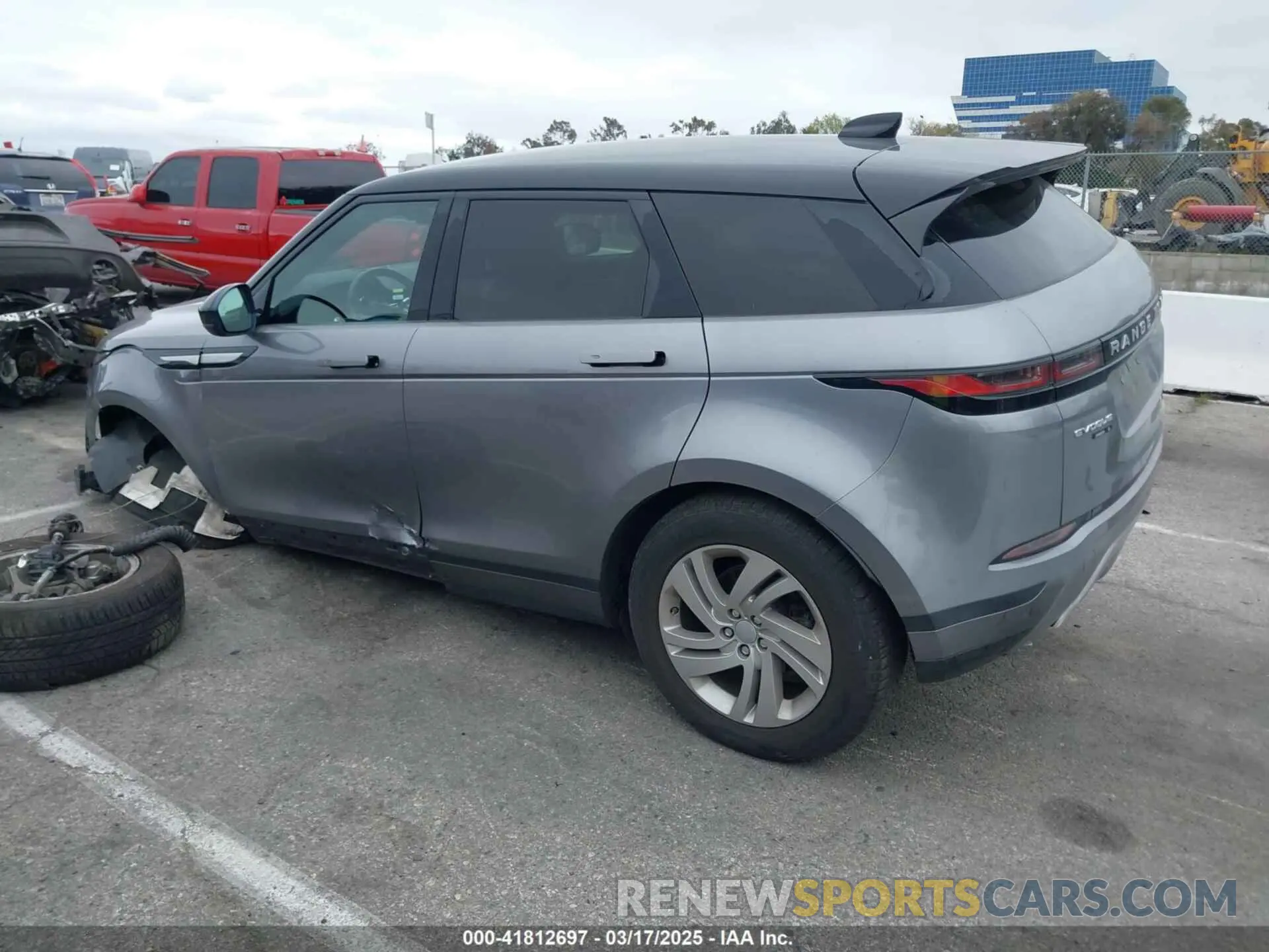15 Photograph of a damaged car SALZJ2FX5LH068877 LAND ROVER RANGE ROVER EVOQUE 2020