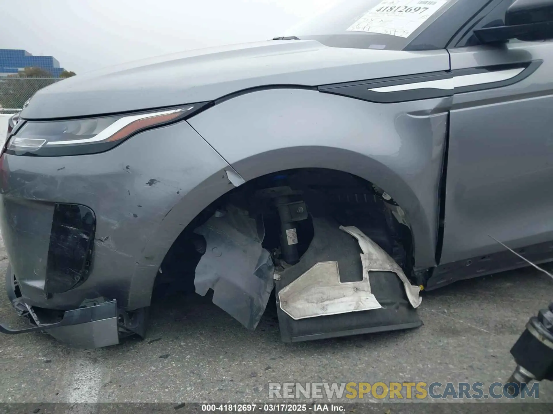 6 Photograph of a damaged car SALZJ2FX5LH068877 LAND ROVER RANGE ROVER EVOQUE 2020
