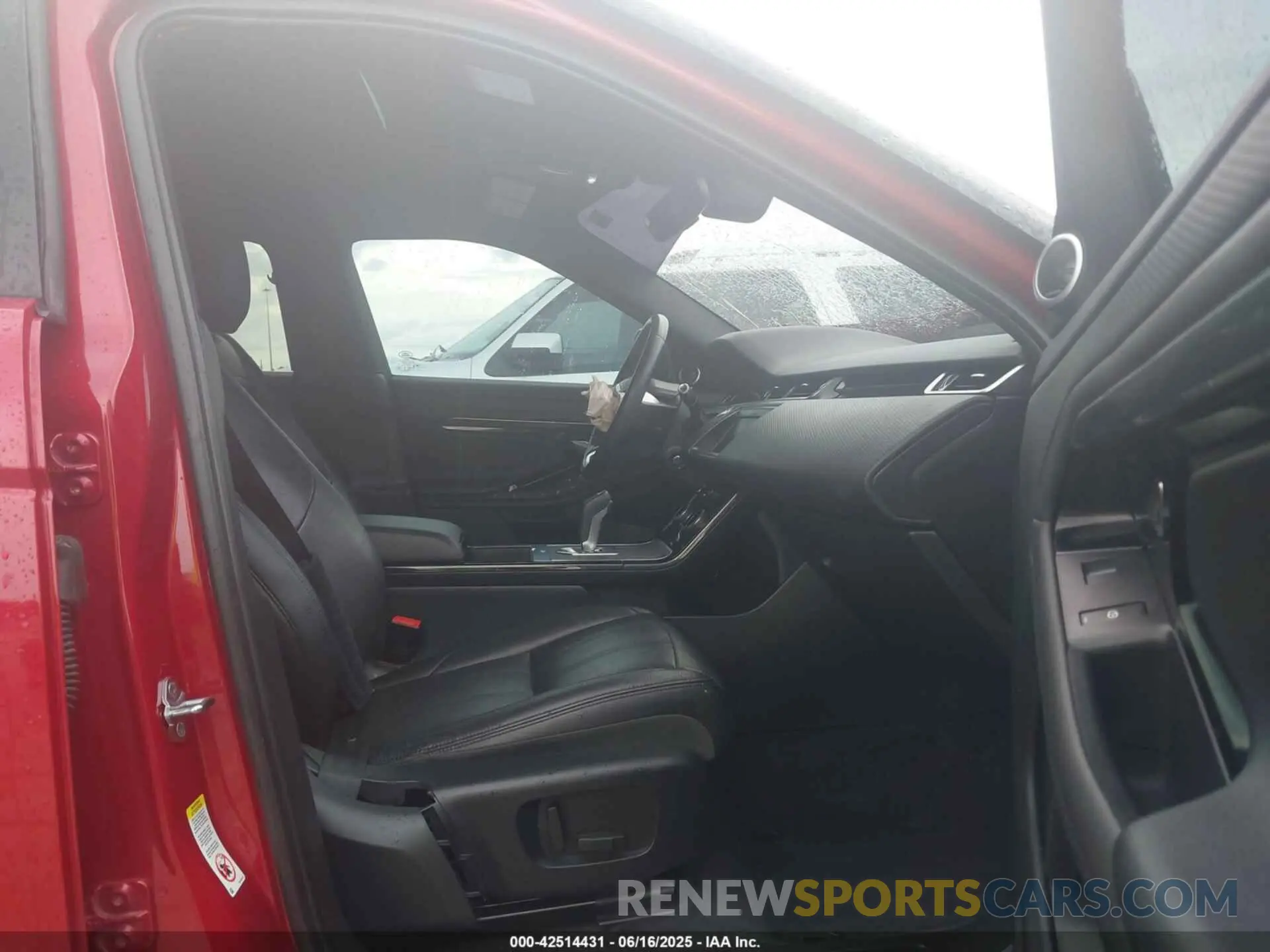 5 Photograph of a damaged car SALZJ2FX6LH018148 LAND ROVER RANGE ROVER EVOQUE 2020